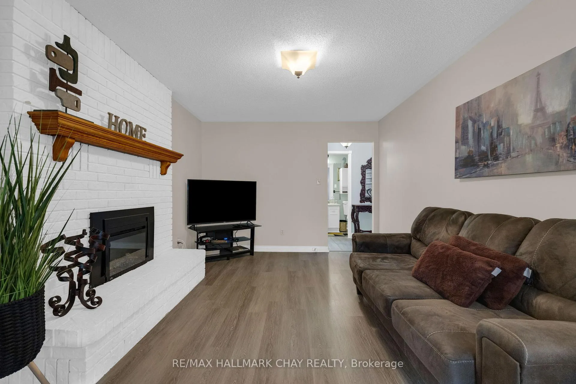 Photo 14 of 230 Browning Trail, Barrie, Letitia Heights — HOMEH