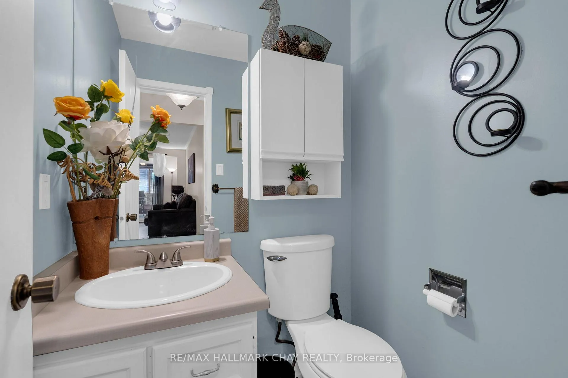 Photo 16 of 230 Browning Trail, Barrie, Letitia Heights — HOMEH