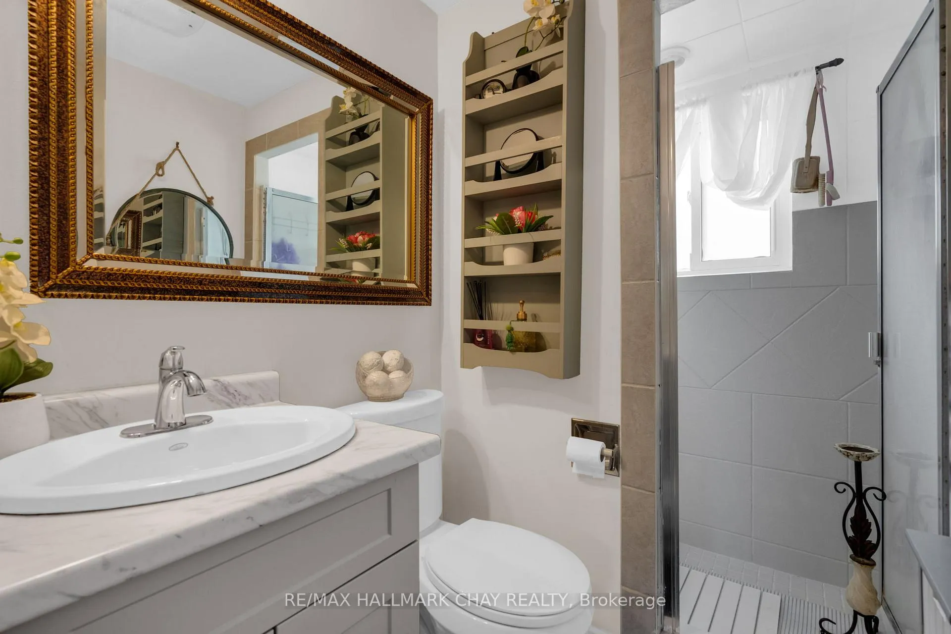 Photo 18 of 230 Browning Trail, Barrie, Letitia Heights — HOMEH
