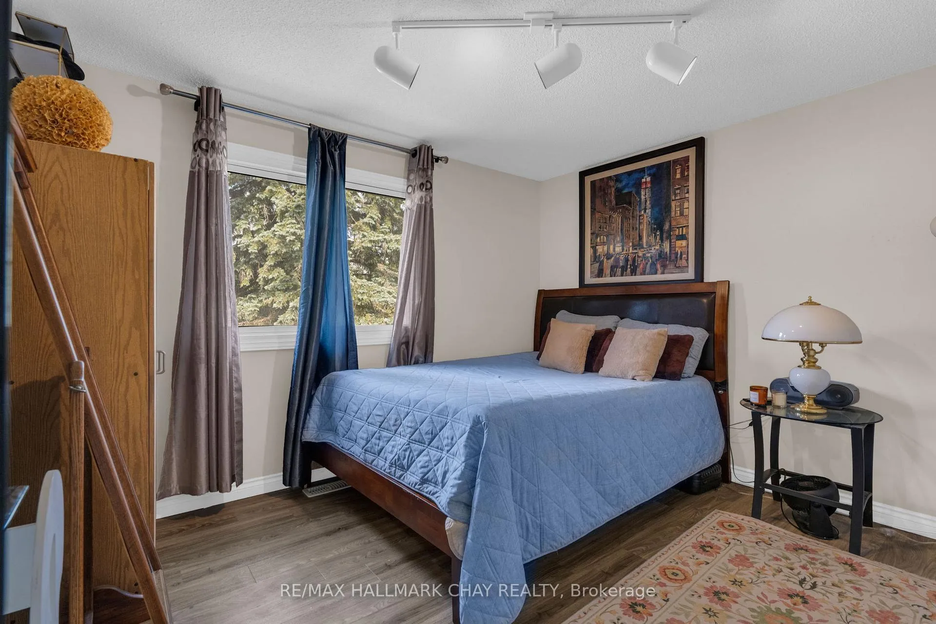 Photo 19 of 230 Browning Trail, Barrie, Letitia Heights — HOMEH