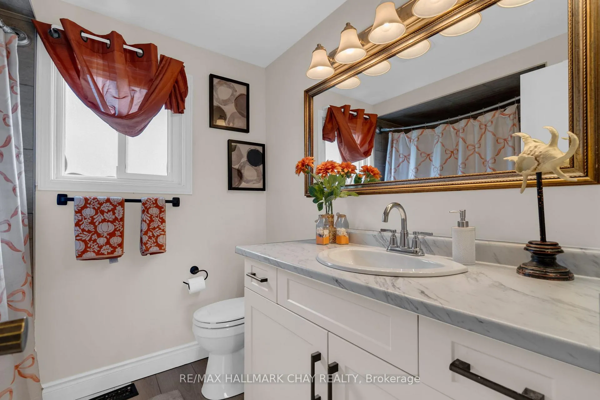 Photo 20 of 230 Browning Trail, Barrie, Letitia Heights — HOMEH