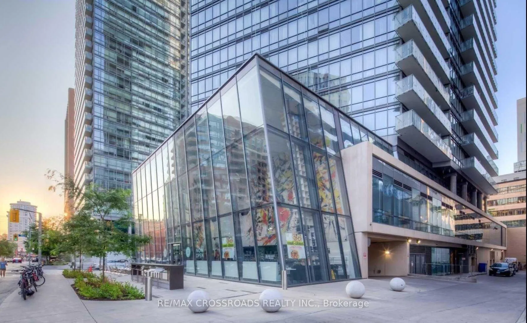 Front of Unit 3007, 832 Bay Street