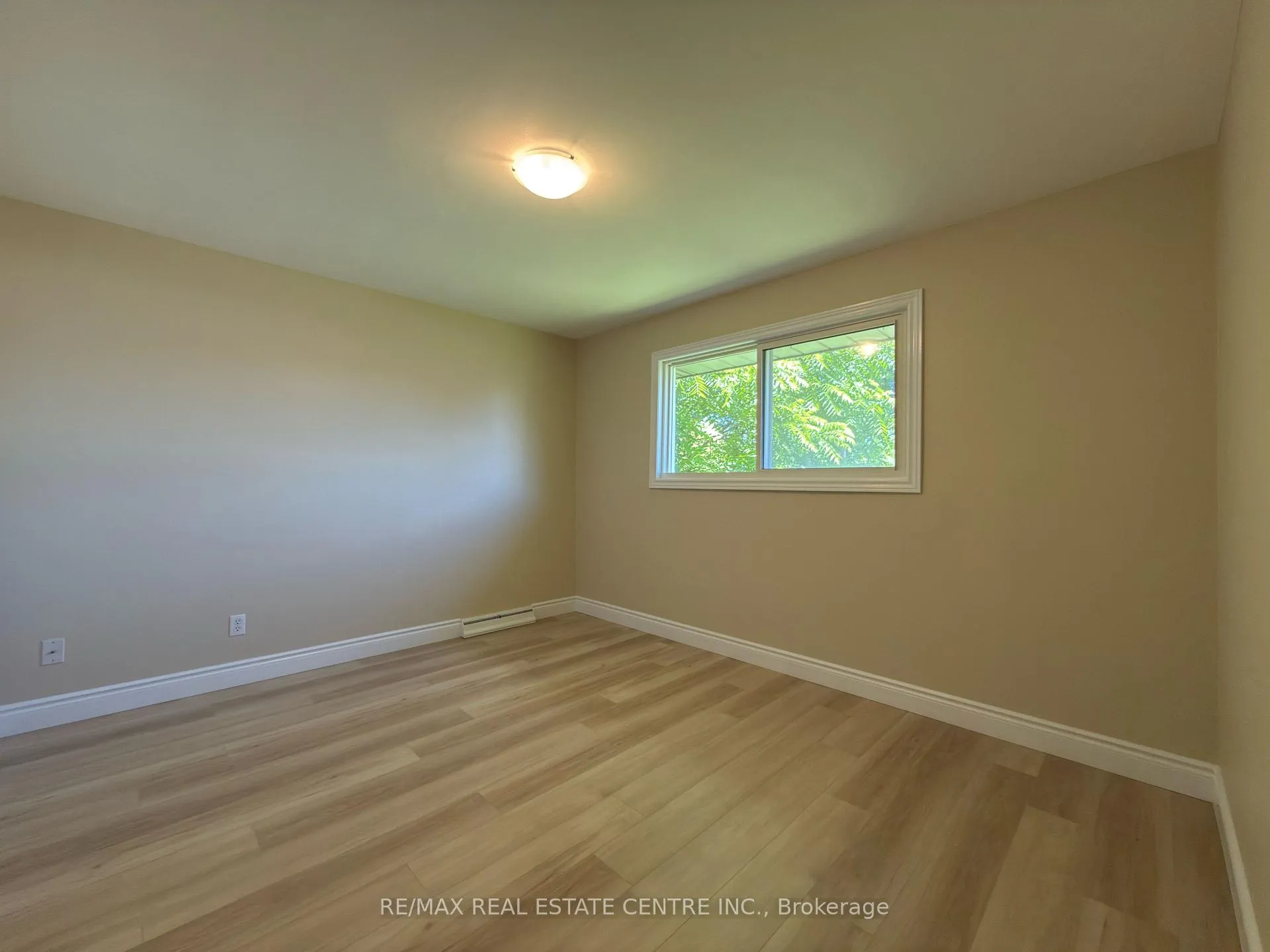 Photo 6 of Unit UPPER, 53 Guelph Street, Guelph, Junction/Onward Willow — HOMEH