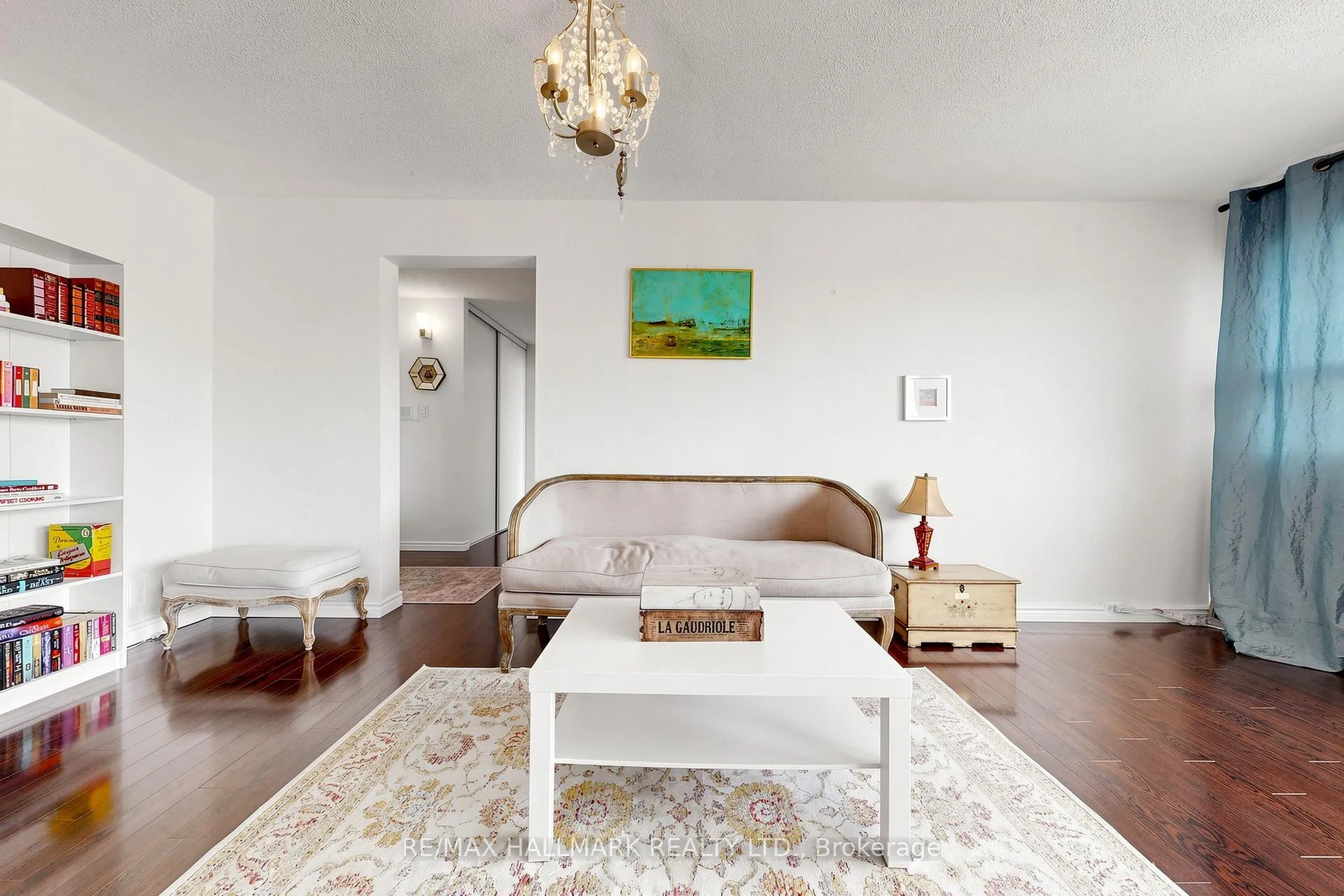 Photo 6 of Unit 701, 100 Leeward Glenway, Toronto, Flemingdon Park — HOMEH