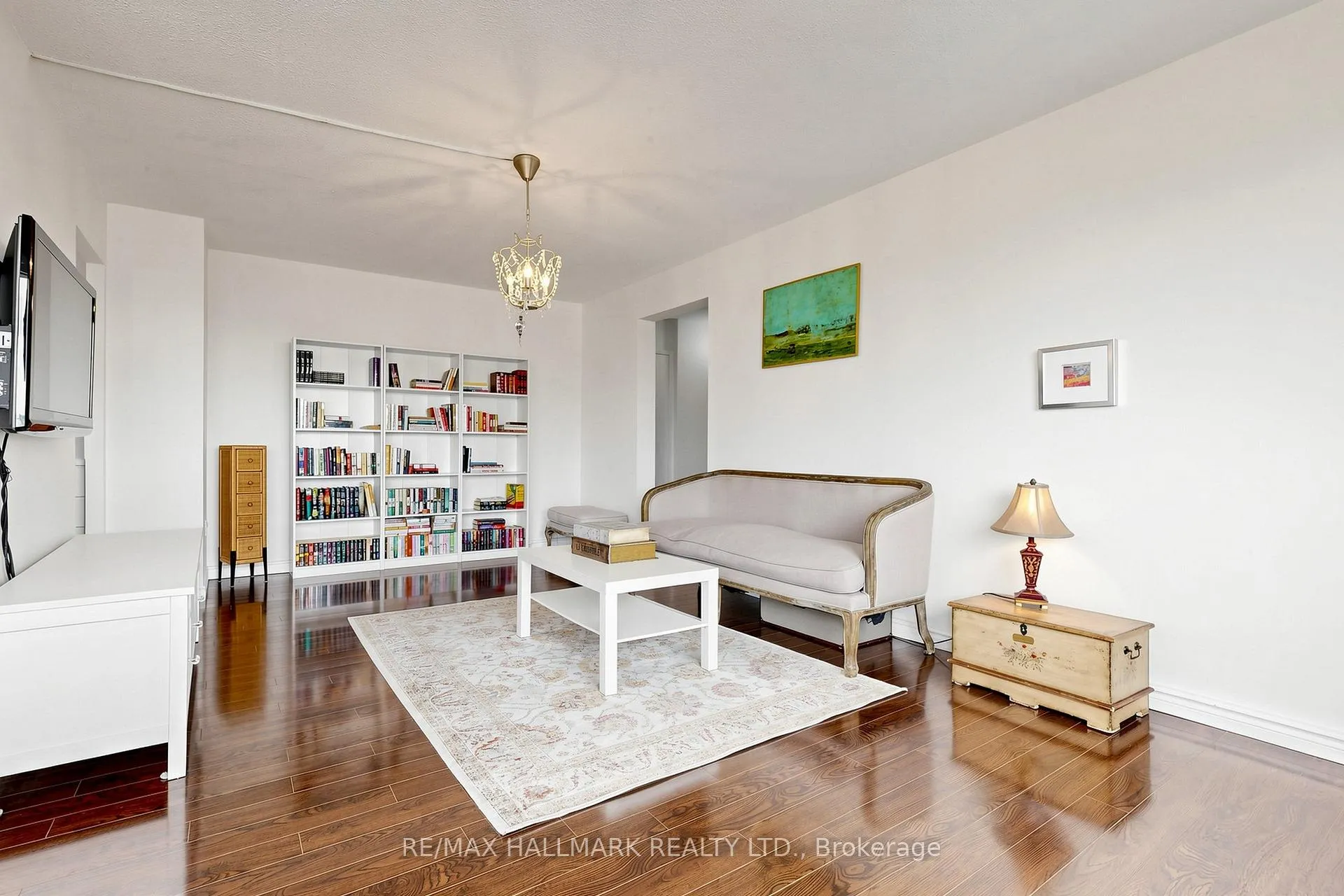 Photo 7 of Unit 701, 100 Leeward Glenway, Toronto, Flemingdon Park — HOMEH