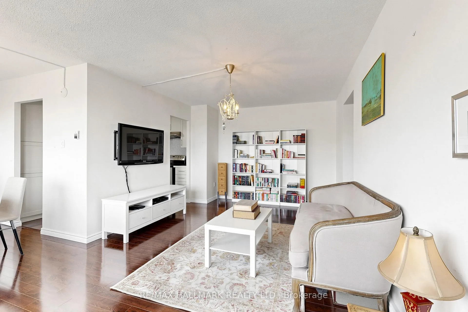 Photo 8 of Unit 701, 100 Leeward Glenway, Toronto, Flemingdon Park — HOMEH