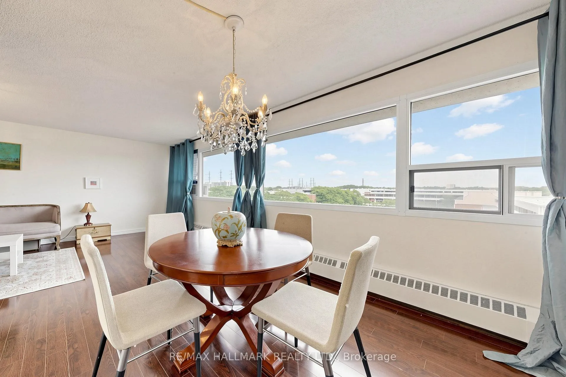 Photo 9 of Unit 701, 100 Leeward Glenway, Toronto, Flemingdon Park — HOMEH