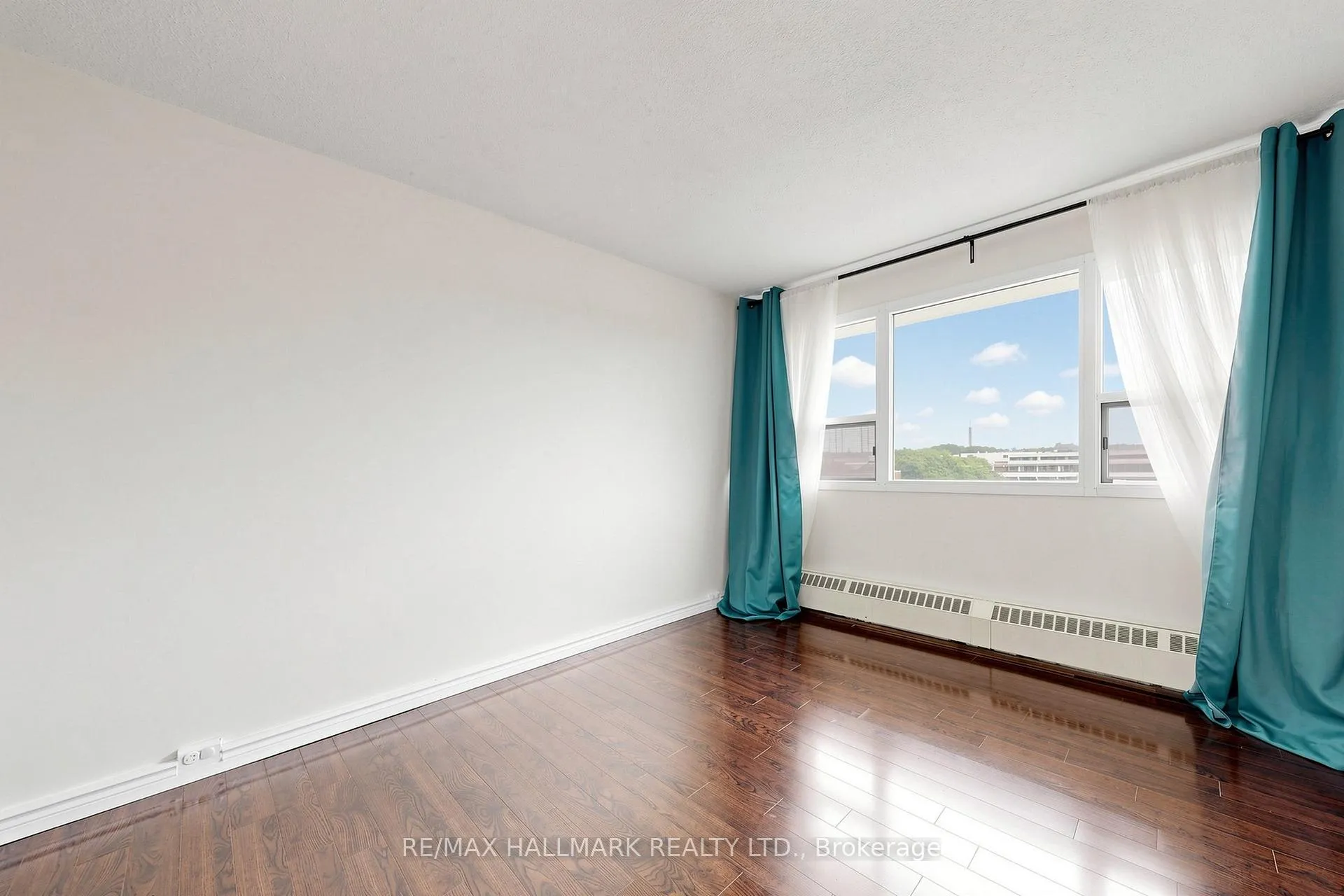 Photo 19 of Unit 701, 100 Leeward Glenway, Toronto, Flemingdon Park — HOMEH