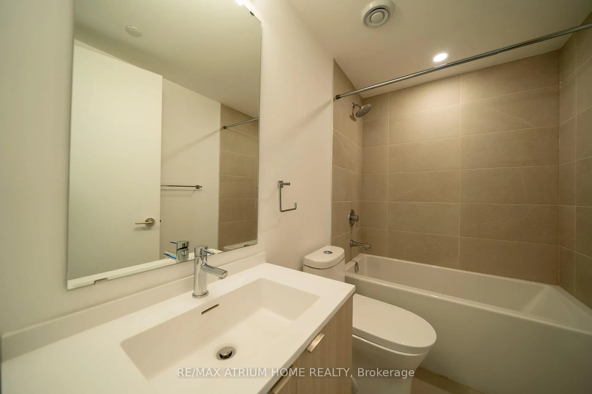 Photo 4 of Unit 3707, 100 Queen Street E, Toronto, Church-Yonge Corridor — HOMEH