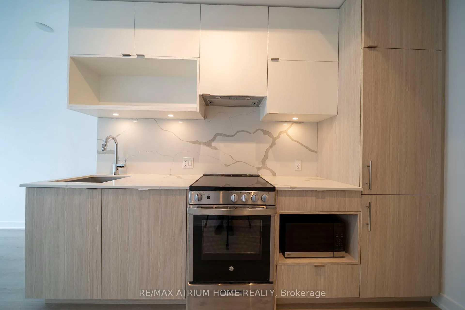 Photo 5 of Unit 3707, 100 Queen Street E, Toronto, Church-Yonge Corridor — HOMEH