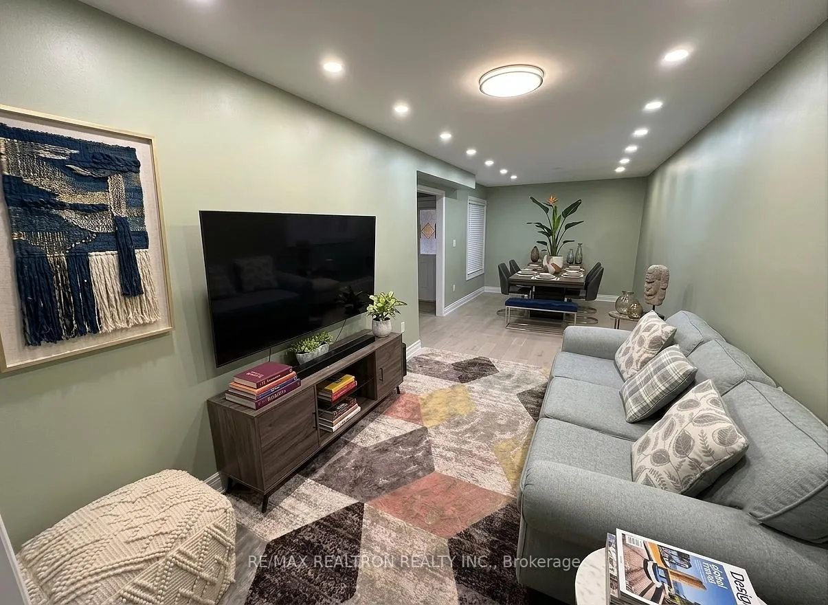Photo 2 of 93 Apollo Road, Markham, Middlefield — HOMEH