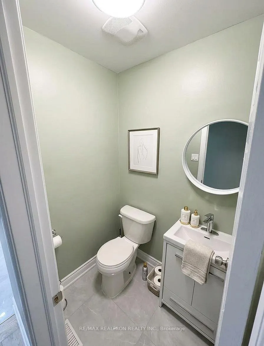 Photo 10 of 93 Apollo Road, Markham, Middlefield — HOMEH