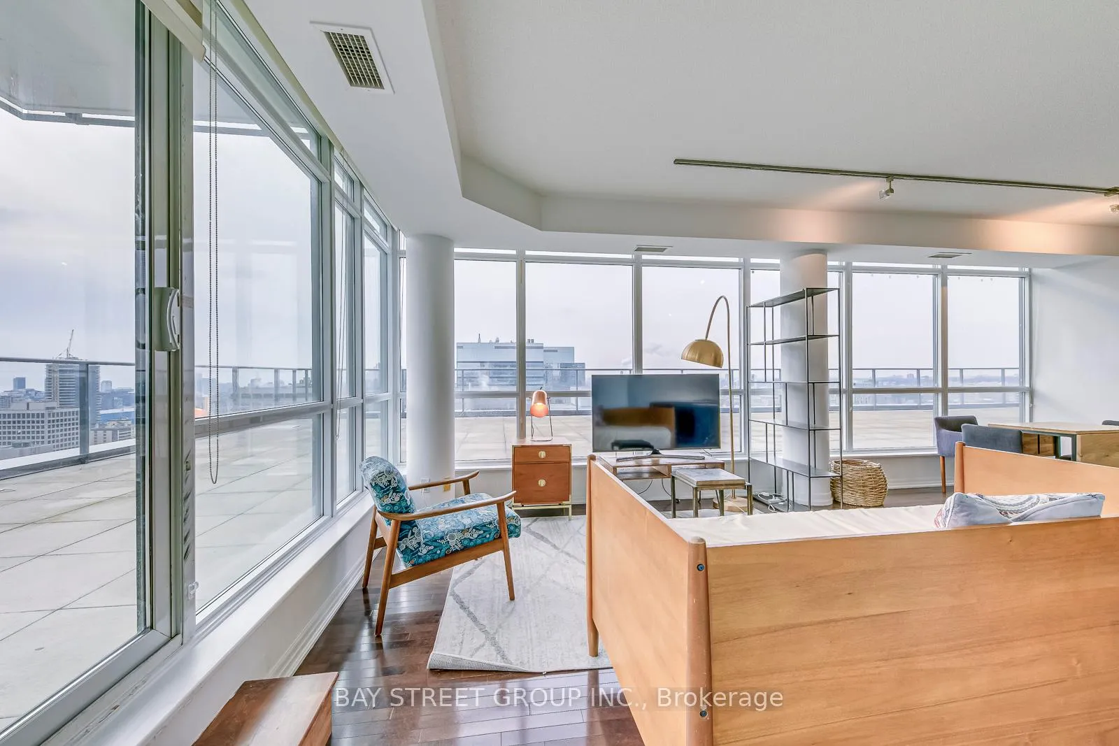 Photo 13 of Unit Ph608, 770 Bay Street, Toronto, Bay Street Corridor — HOMEH
