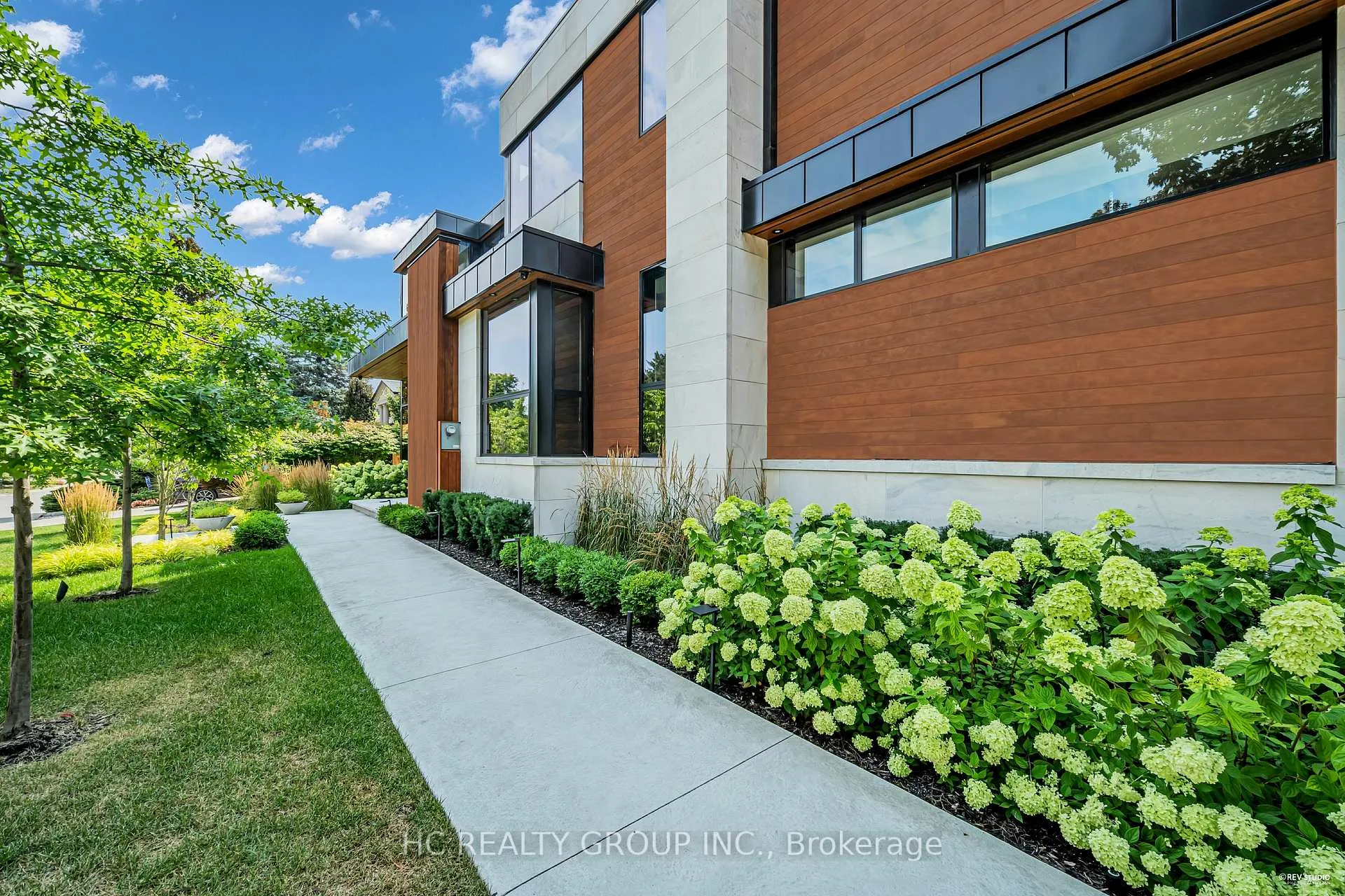 Photo 4 of 7 Whitelaw Court, Markham, Grandview — HOMEH