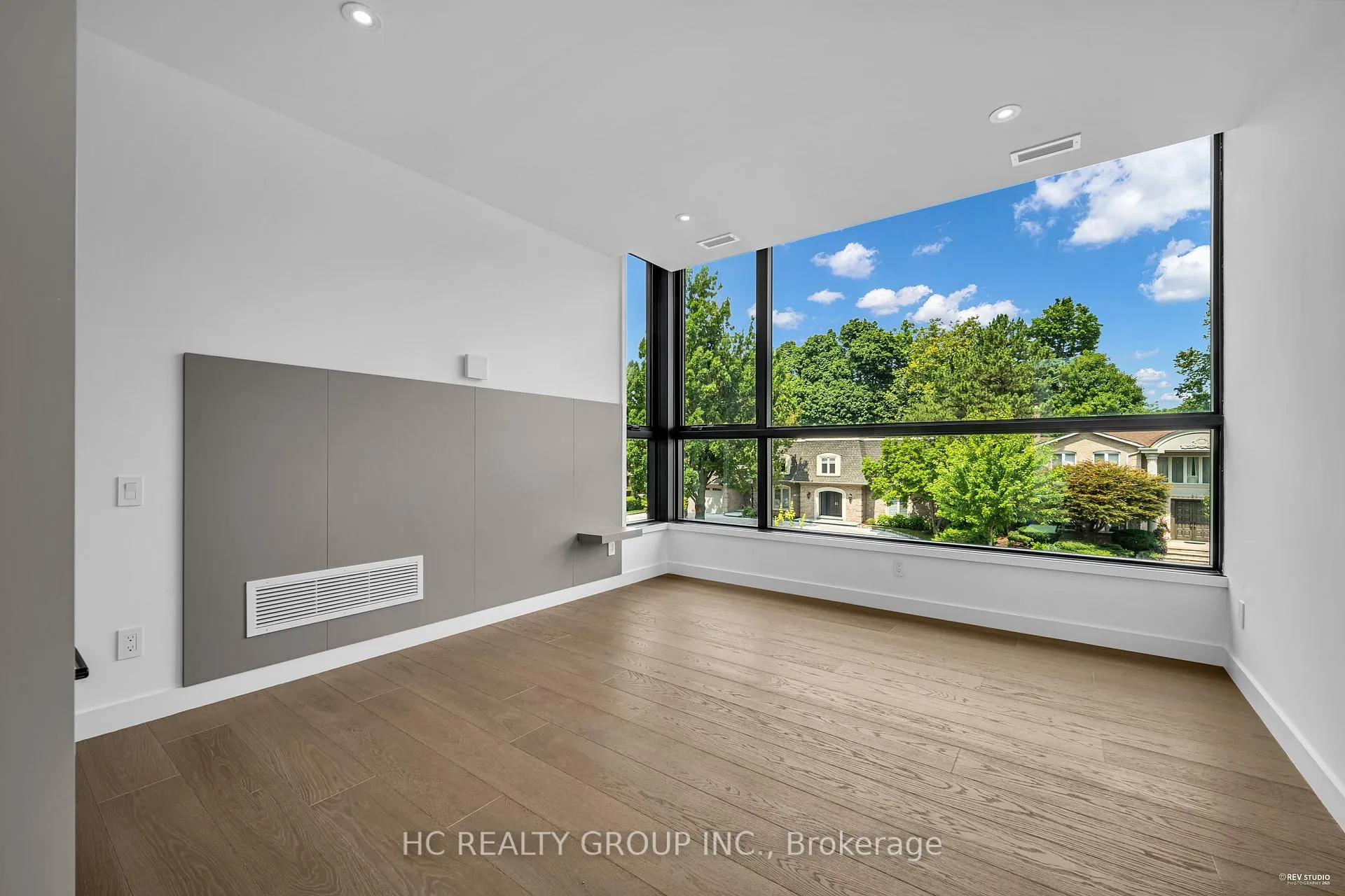 Photo 34 of 7 Whitelaw Court, Markham, Grandview — HOMEH