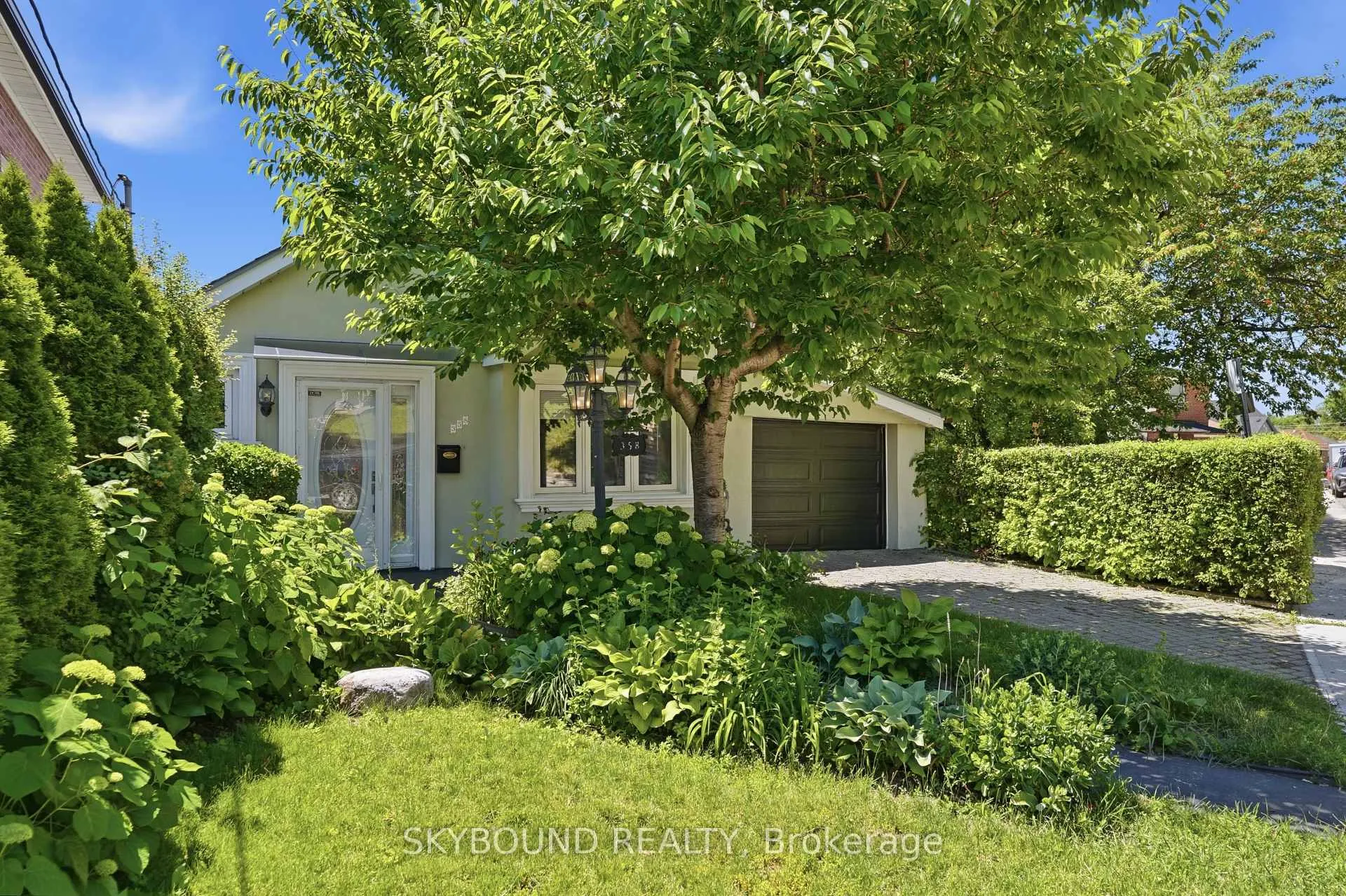 Photo 2 of 358 Silverthorn Avenue, Toronto, Keelesdale-Eglinton West — HOMEH