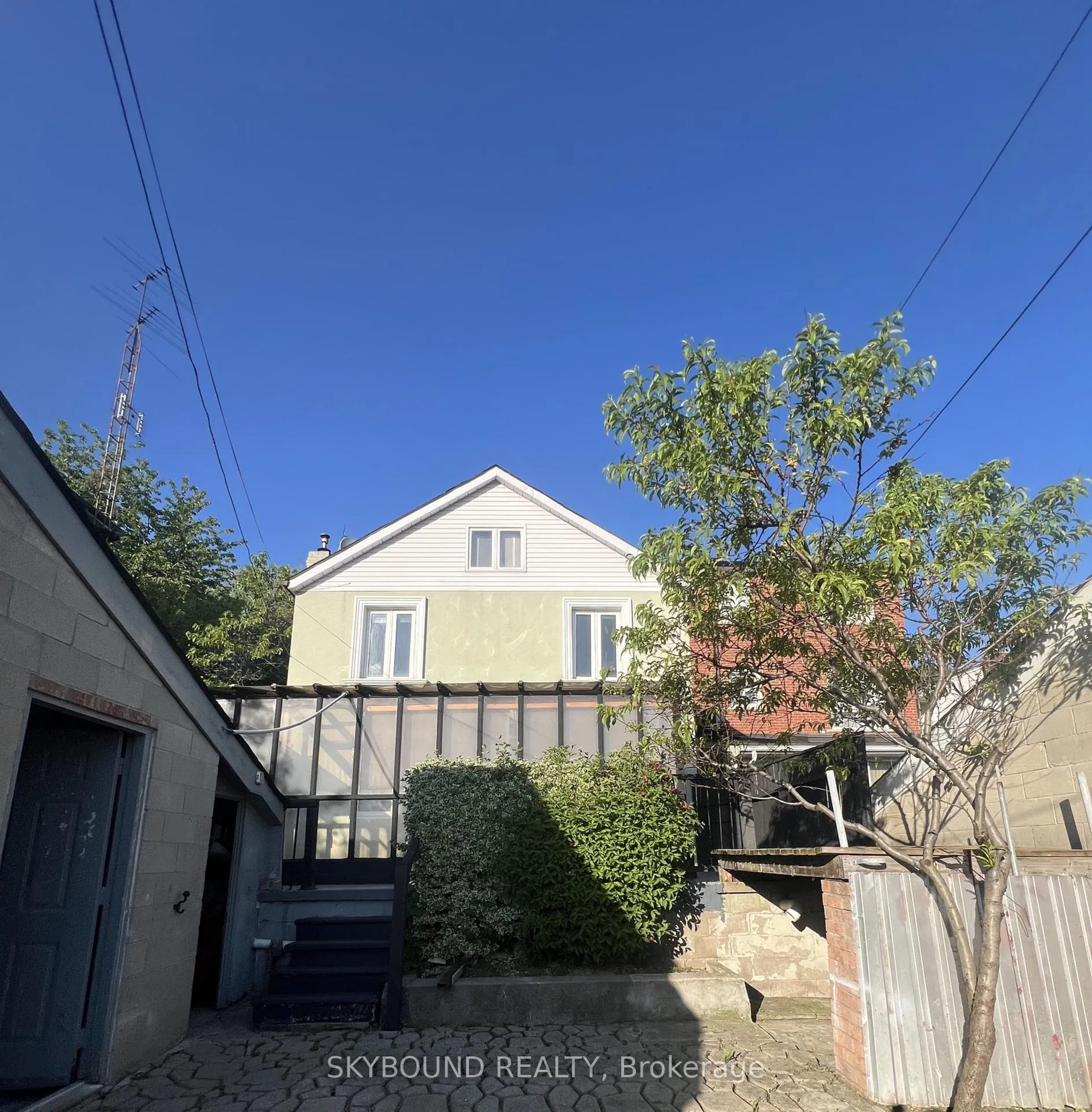 Photo 3 of 358 Silverthorn Avenue, Toronto, Keelesdale-Eglinton West — HOMEH