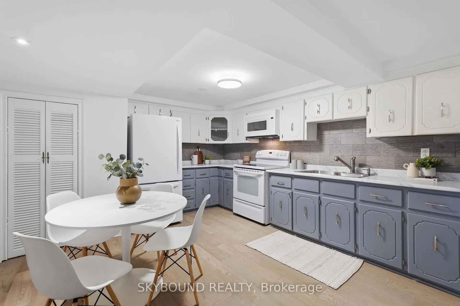 Photo 23 of 358 Silverthorn Avenue, Toronto, Keelesdale-Eglinton West — HOMEH