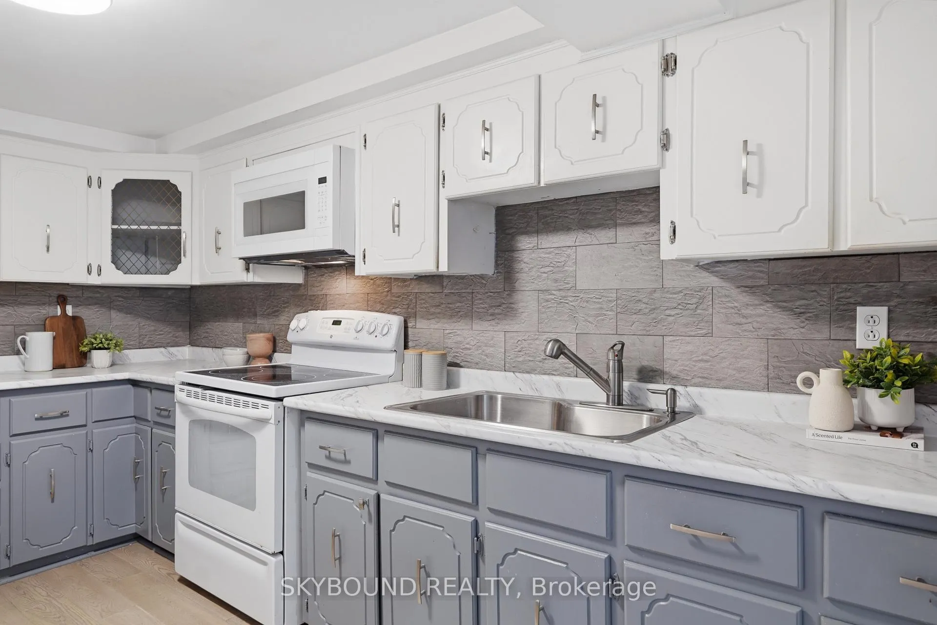 Photo 25 of 358 Silverthorn Avenue, Toronto, Keelesdale-Eglinton West — HOMEH