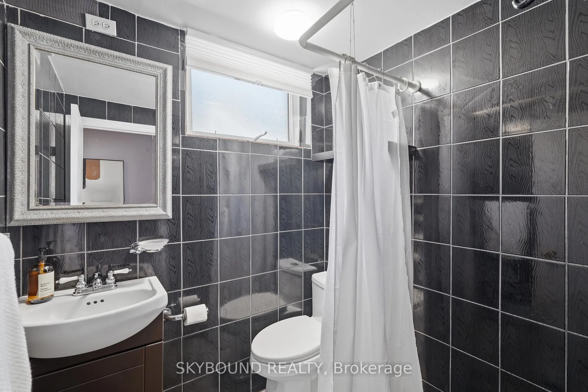 Photo 26 of 358 Silverthorn Avenue, Toronto, Keelesdale-Eglinton West — HOMEH