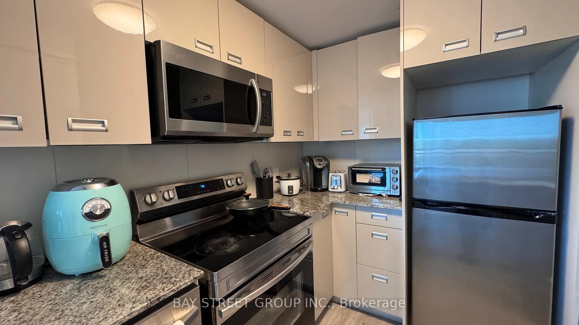 Photo 11 of Unit 813, 652 Princess Street, Kingston, Central City East — HOMEH