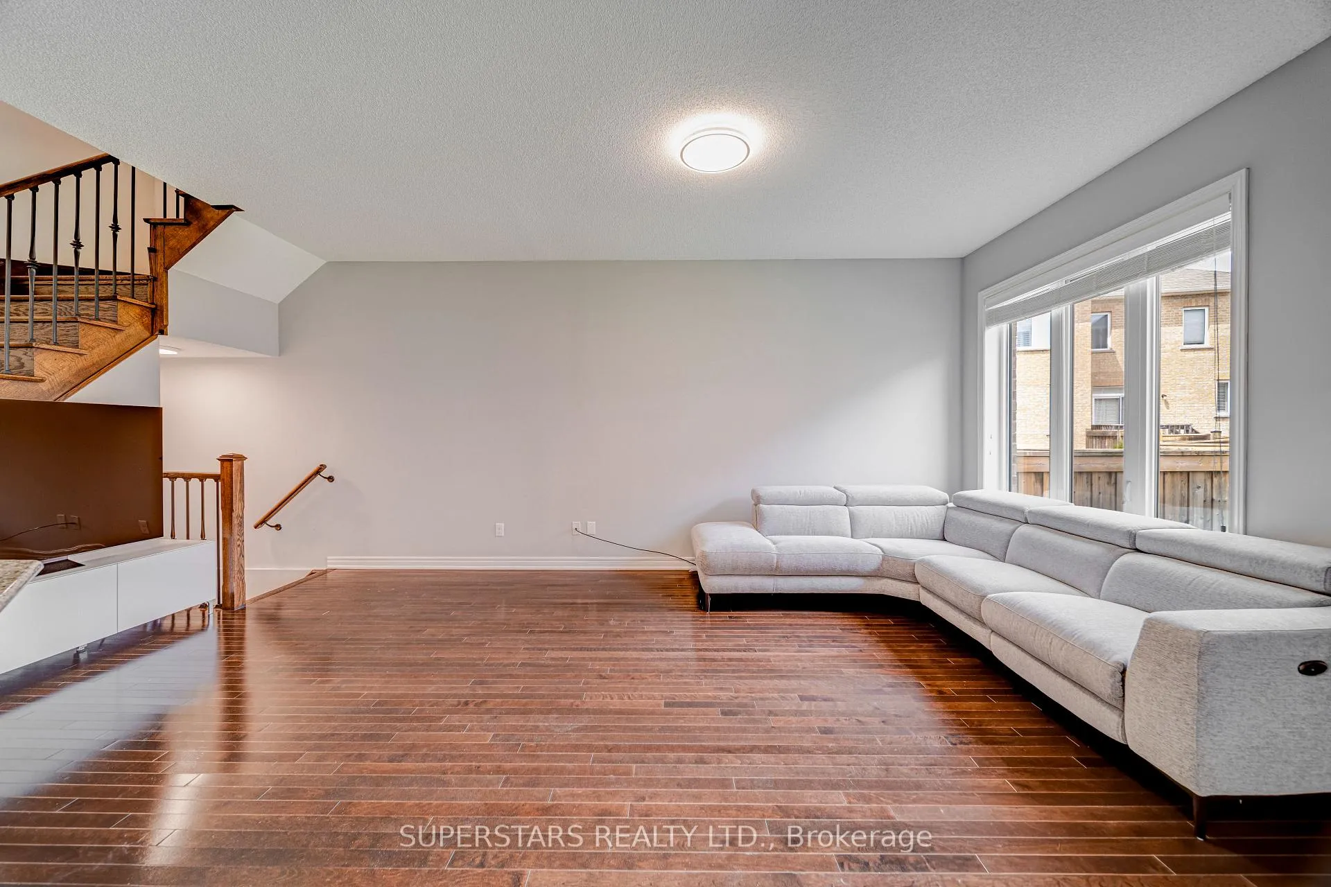 Photo 8 of 48 Manila Avenue, Markham, Berczy — HOMEH
