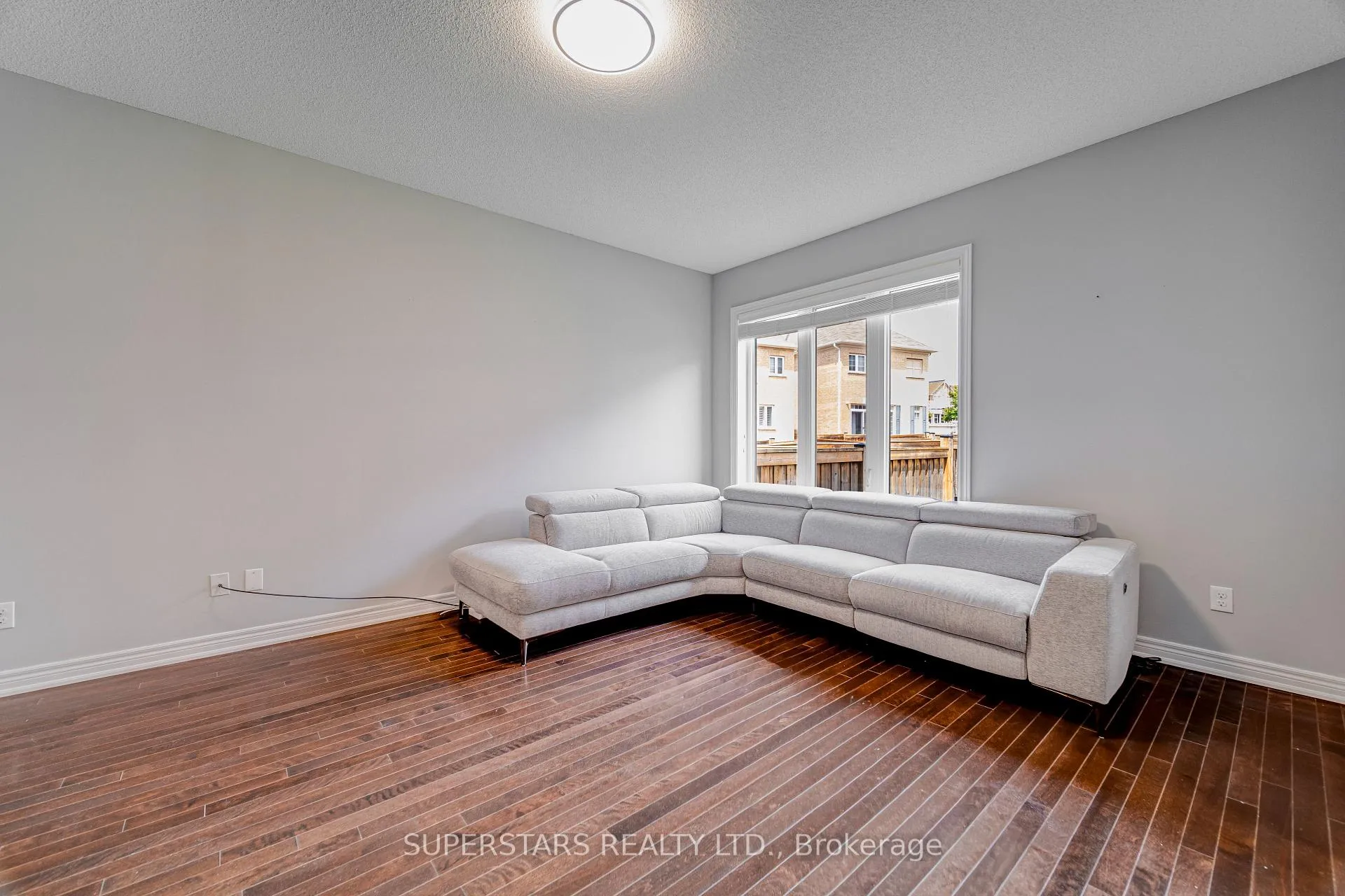 Photo 9 of 48 Manila Avenue, Markham, Berczy — HOMEH