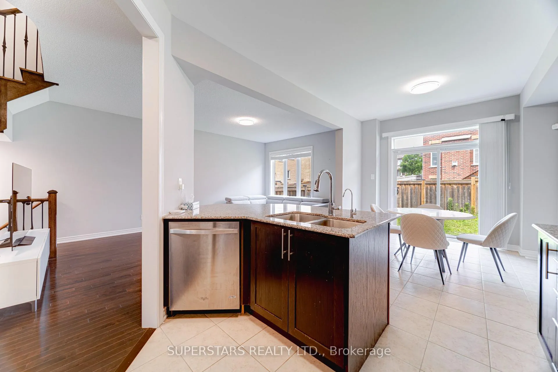 Photo 12 of 48 Manila Avenue, Markham, Berczy — HOMEH