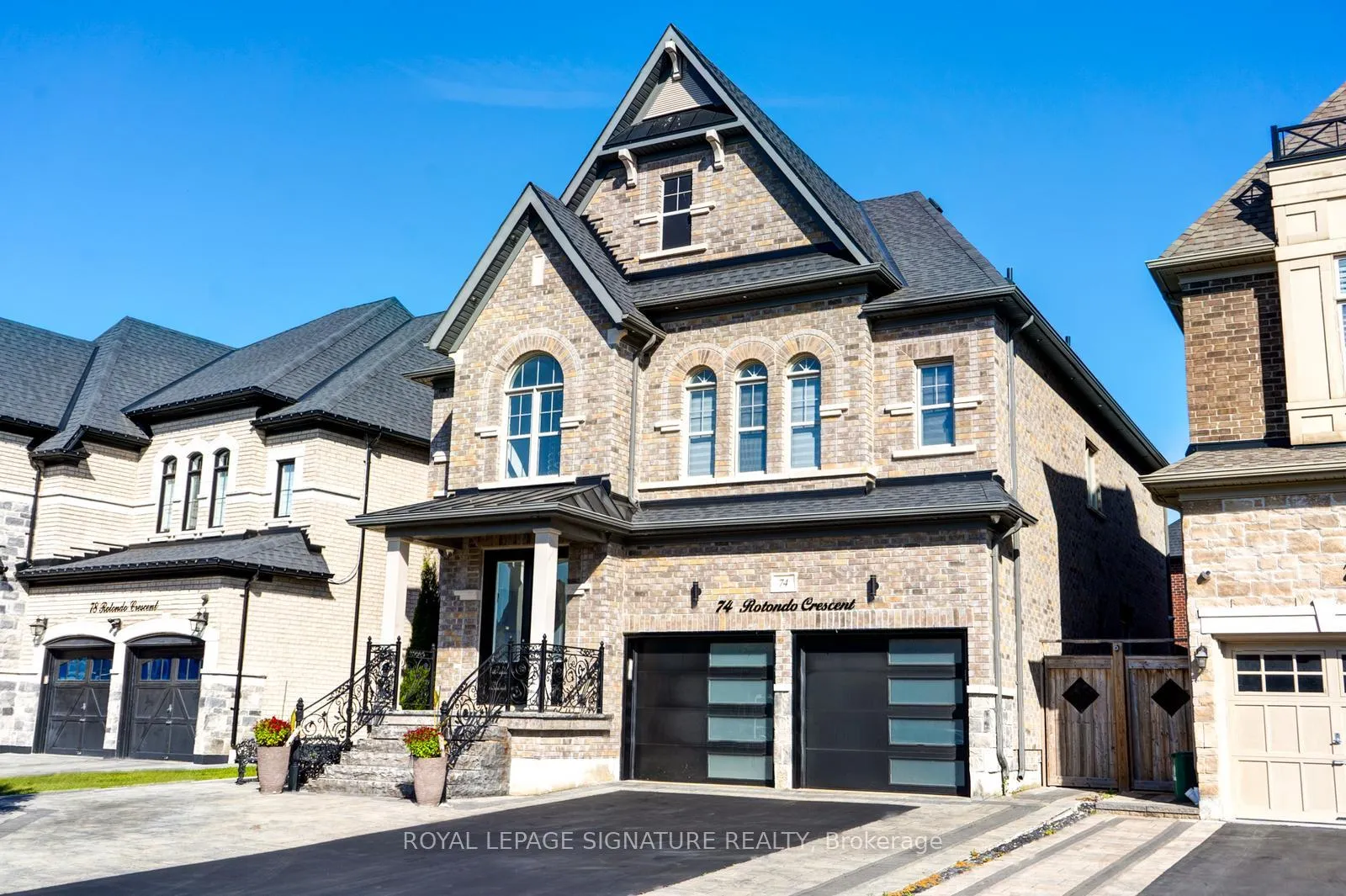 Photo 3 of 74 Rotondo Crescent, Vaughan, Kleinburg — HOMEH