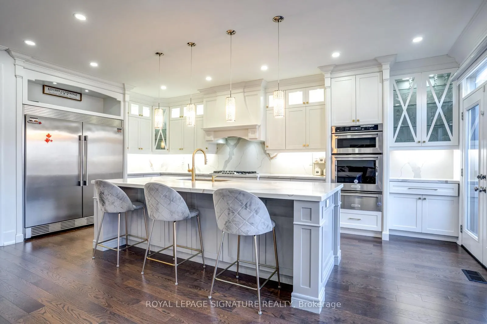 Photo 10 of 74 Rotondo Crescent, Vaughan, Kleinburg — HOMEH