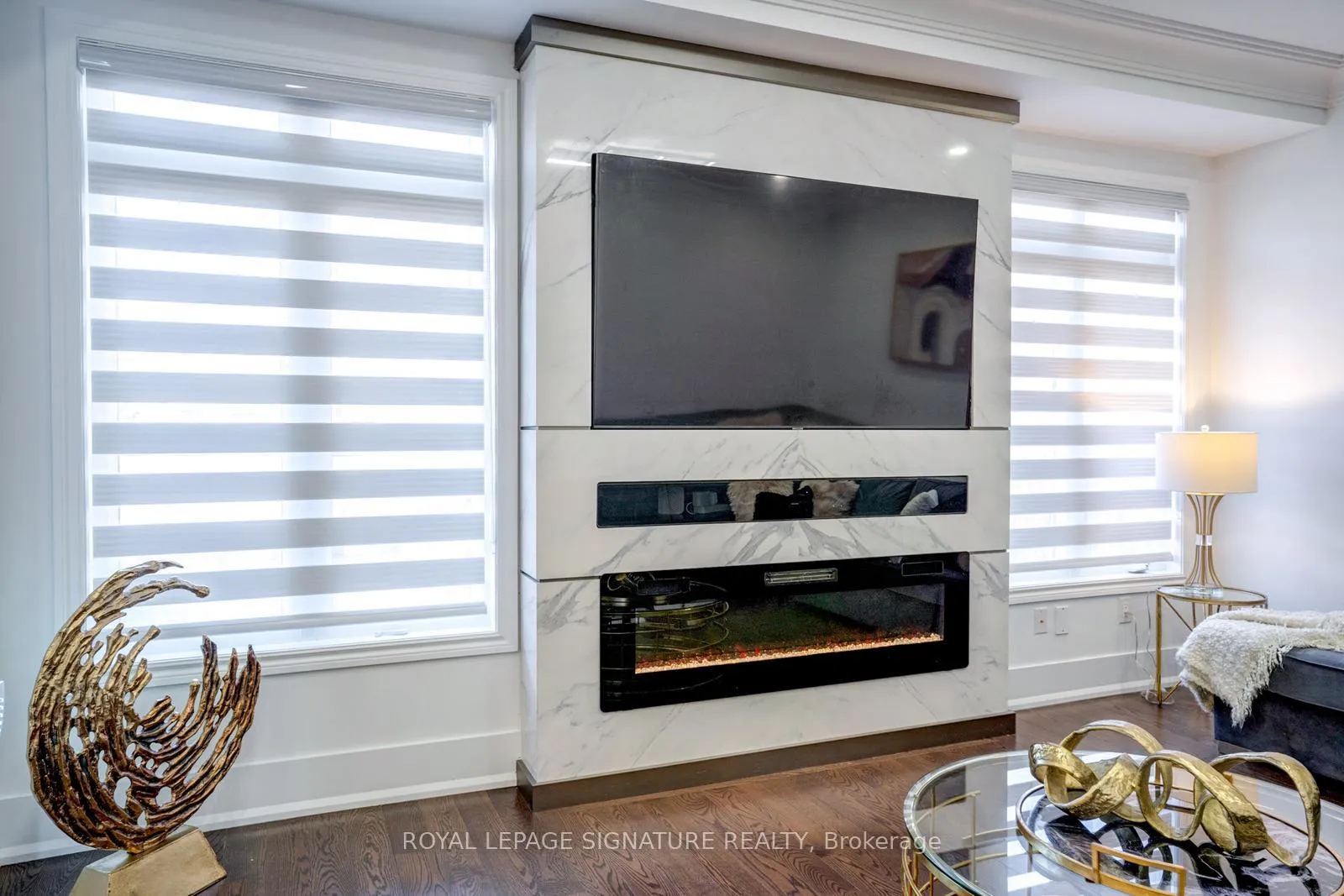 Photo 15 of 74 Rotondo Crescent, Vaughan, Kleinburg — HOMEH