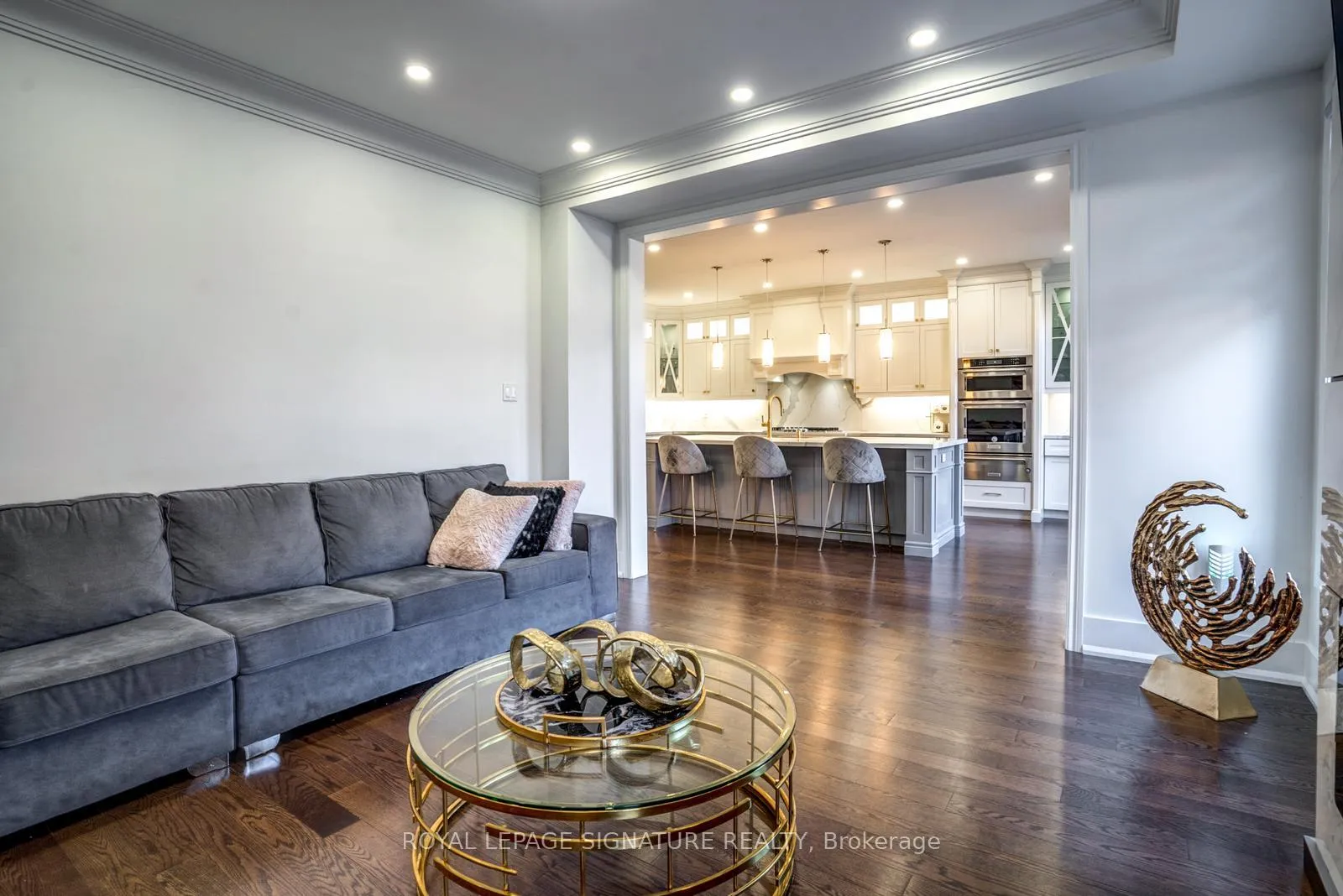 Photo 16 of 74 Rotondo Crescent, Vaughan, Kleinburg — HOMEH