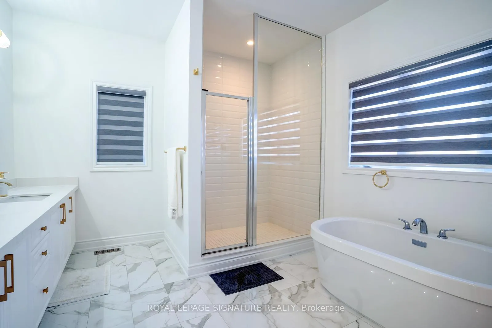 Photo 24 of 74 Rotondo Crescent, Vaughan, Kleinburg — HOMEH