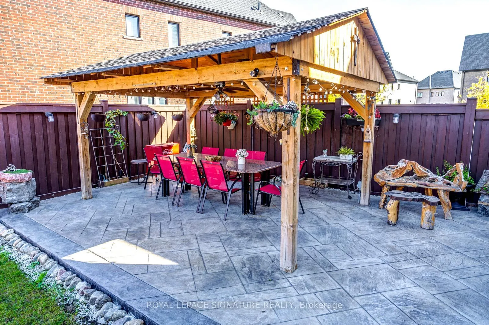 Photo 32 of 74 Rotondo Crescent, Vaughan, Kleinburg — HOMEH