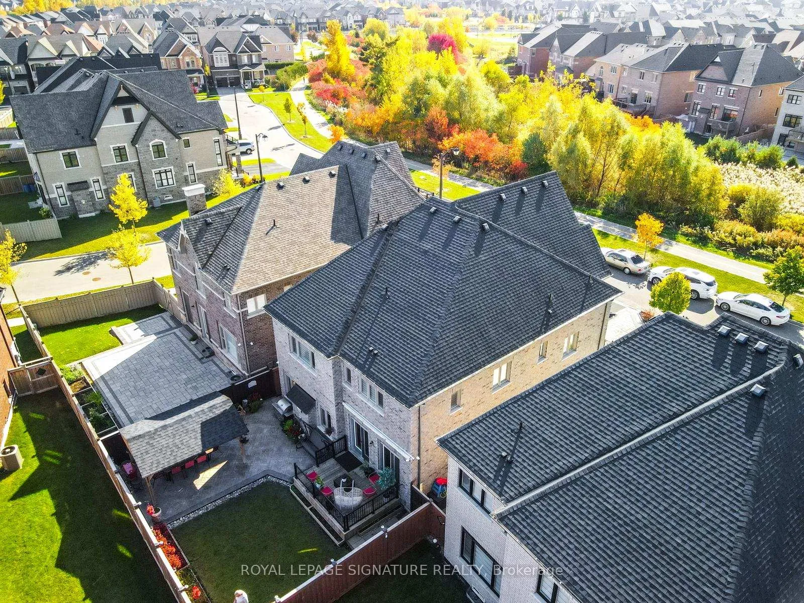 Photo 39 of 74 Rotondo Crescent, Vaughan, Kleinburg — HOMEH