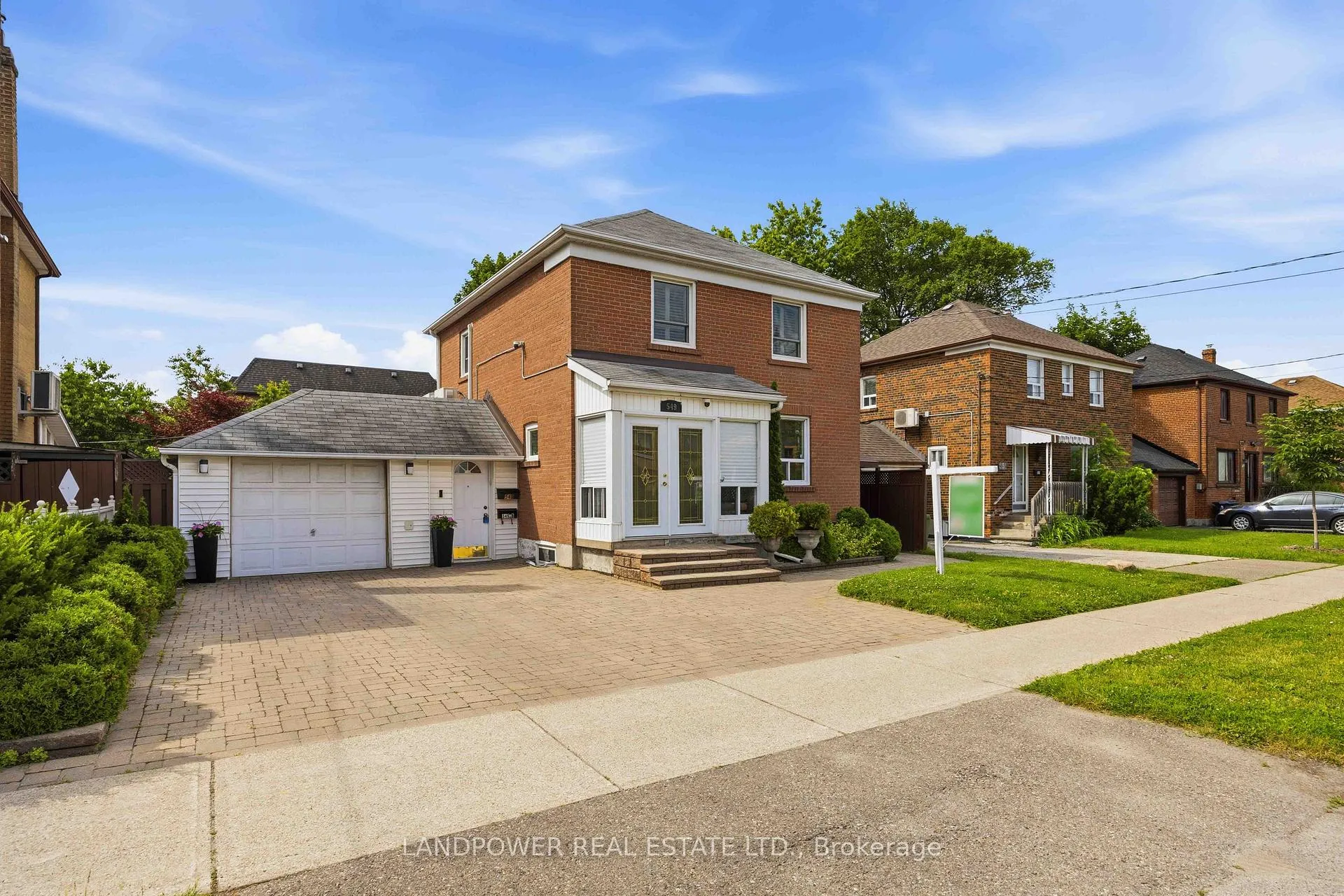 Photo 2 of 549 Lawrence Avenue W, Toronto, Englemount-Lawrence — HOMEH