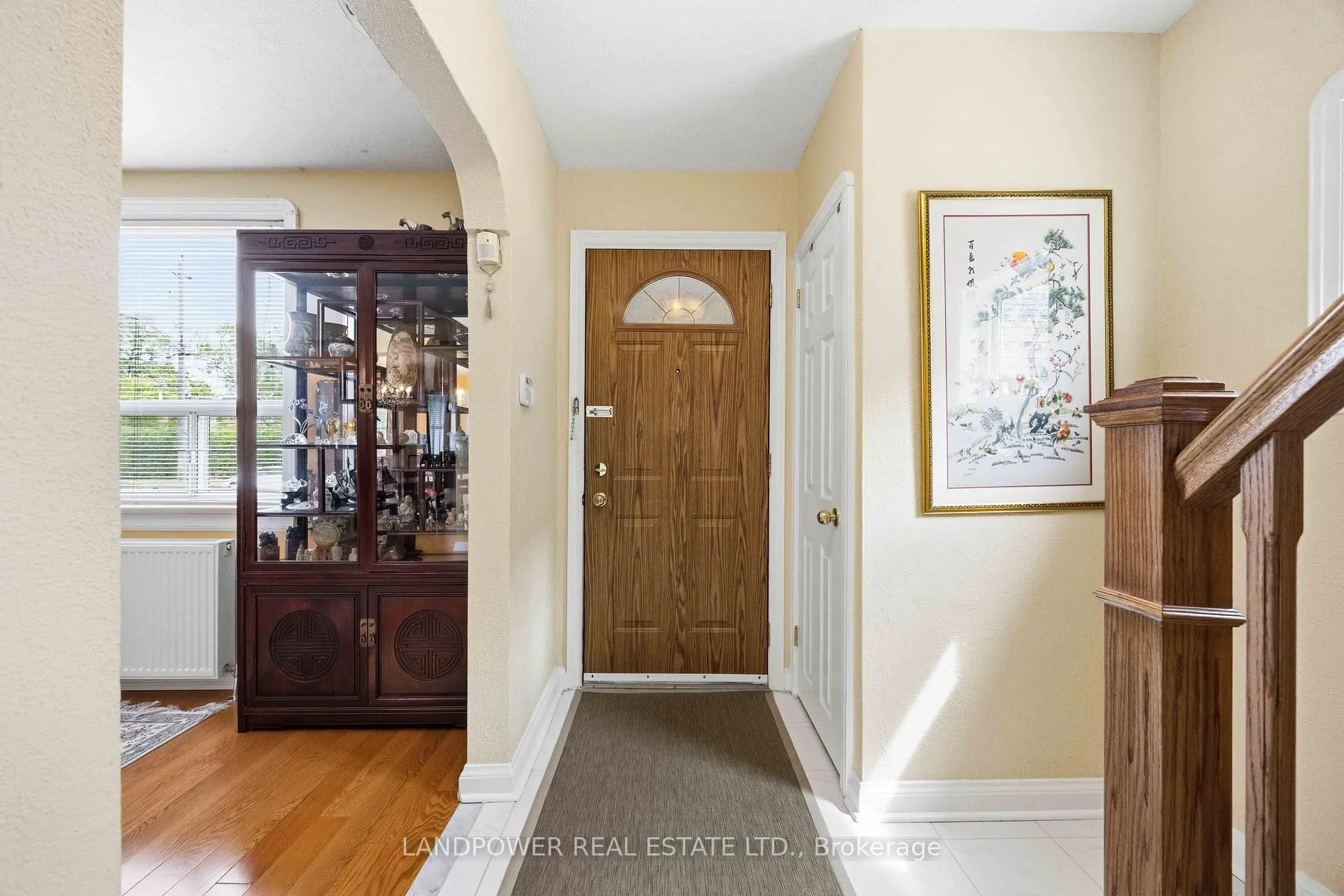 Photo 4 of 549 Lawrence Avenue W, Toronto, Englemount-Lawrence — HOMEH