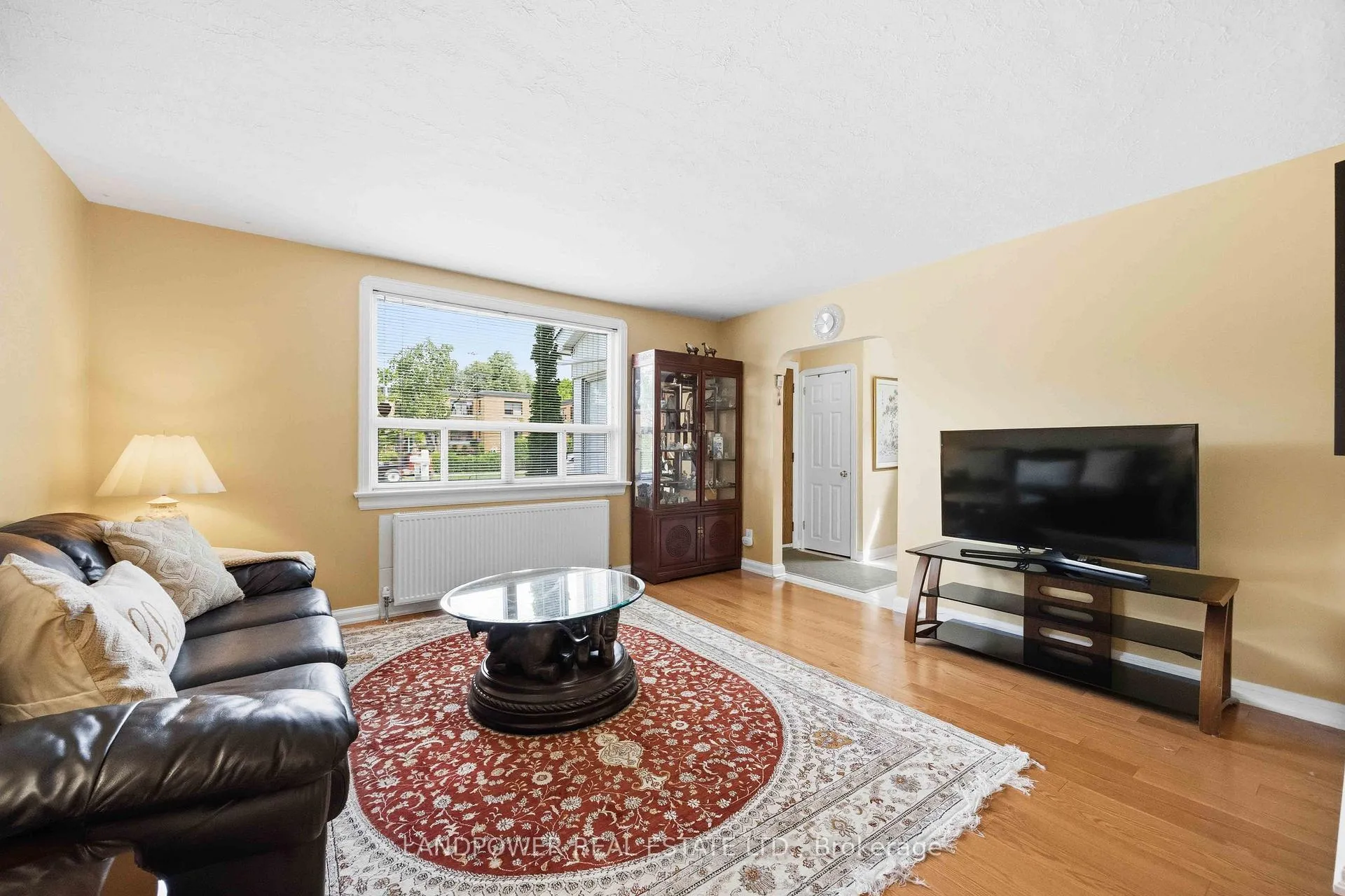Photo 5 of 549 Lawrence Avenue W, Toronto, Englemount-Lawrence — HOMEH