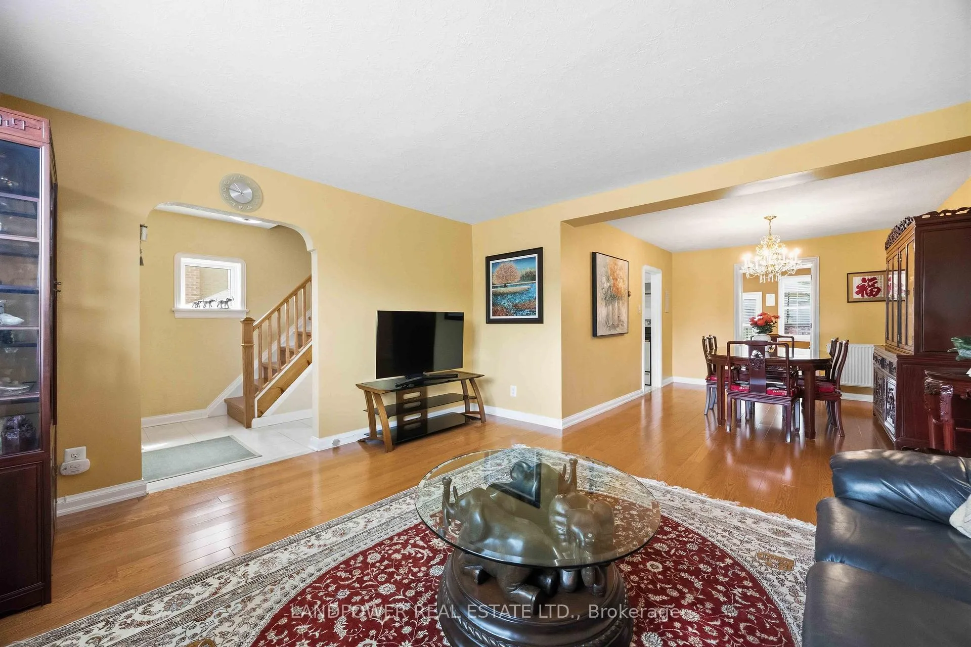 Photo 6 of 549 Lawrence Avenue W, Toronto, Englemount-Lawrence — HOMEH