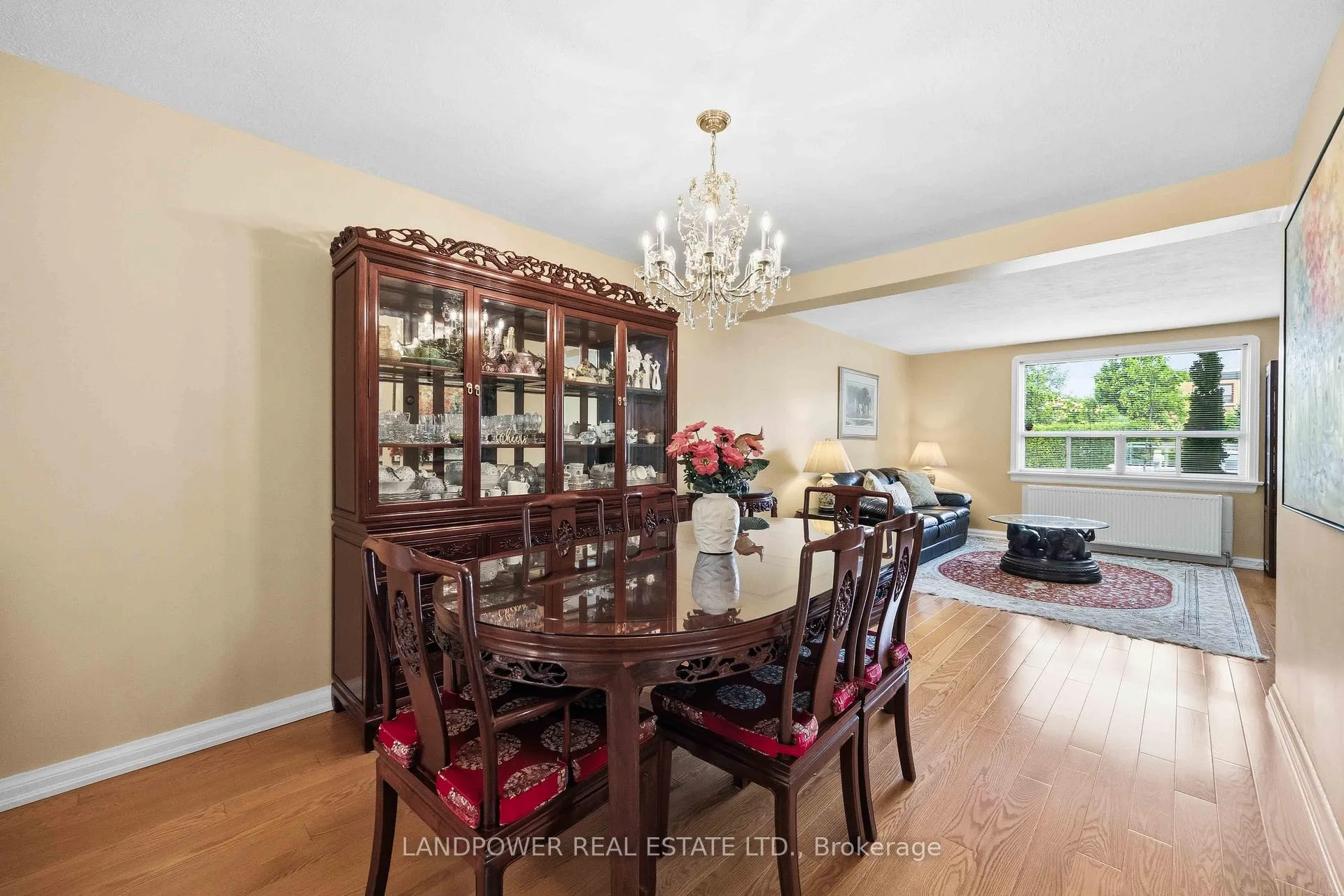 Photo 7 of 549 Lawrence Avenue W, Toronto, Englemount-Lawrence — HOMEH