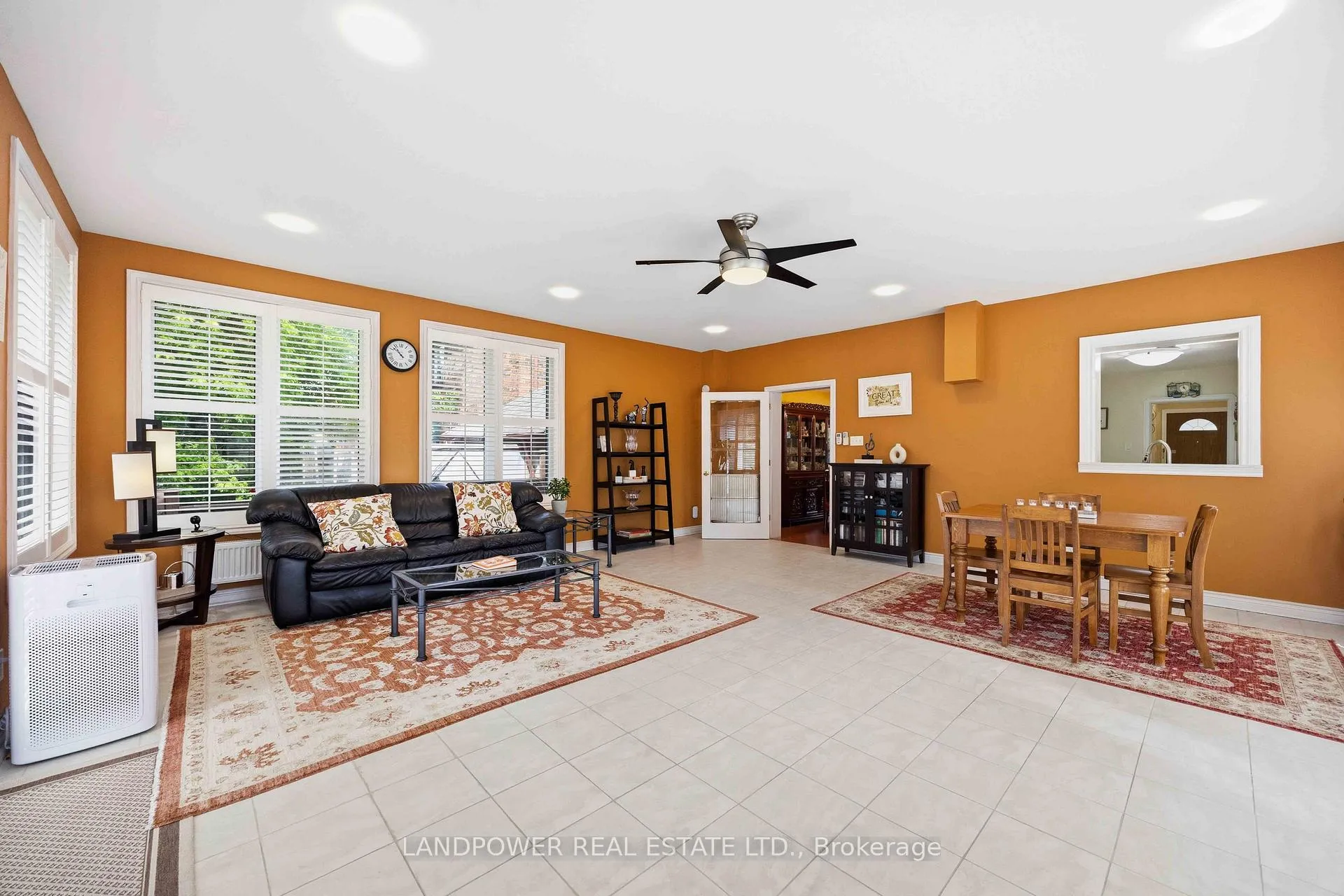 Photo 10 of 549 Lawrence Avenue W, Toronto, Englemount-Lawrence — HOMEH