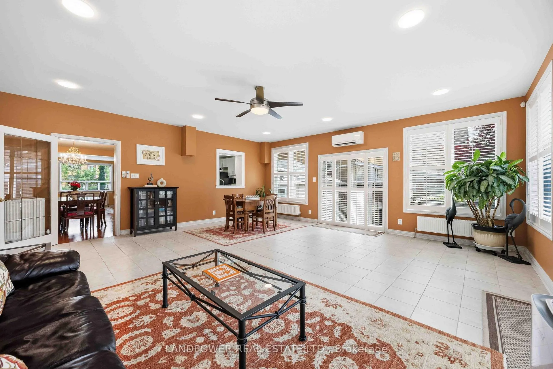 Photo 11 of 549 Lawrence Avenue W, Toronto, Englemount-Lawrence — HOMEH