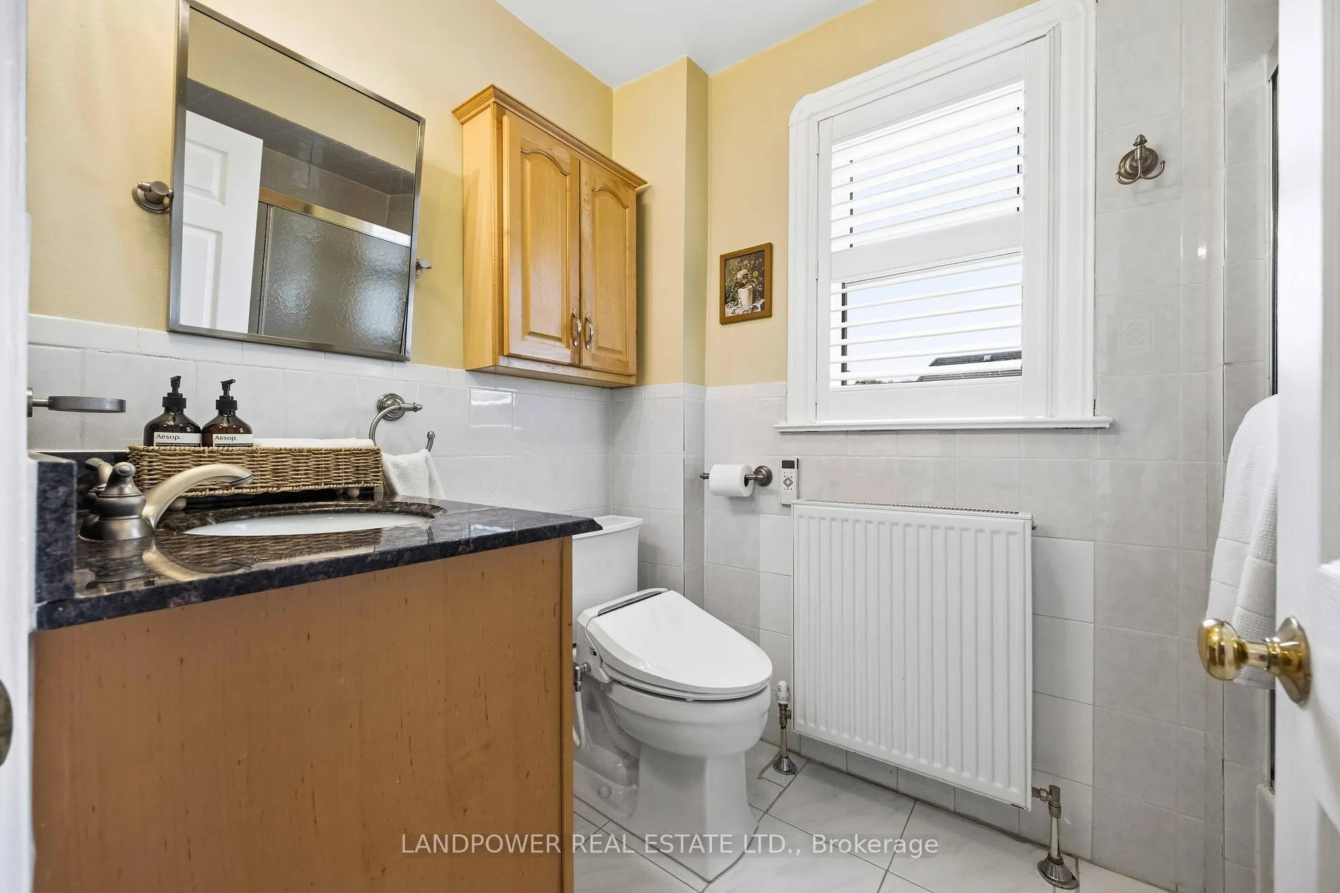 Photo 24 of 549 Lawrence Avenue W, Toronto, Englemount-Lawrence — HOMEH