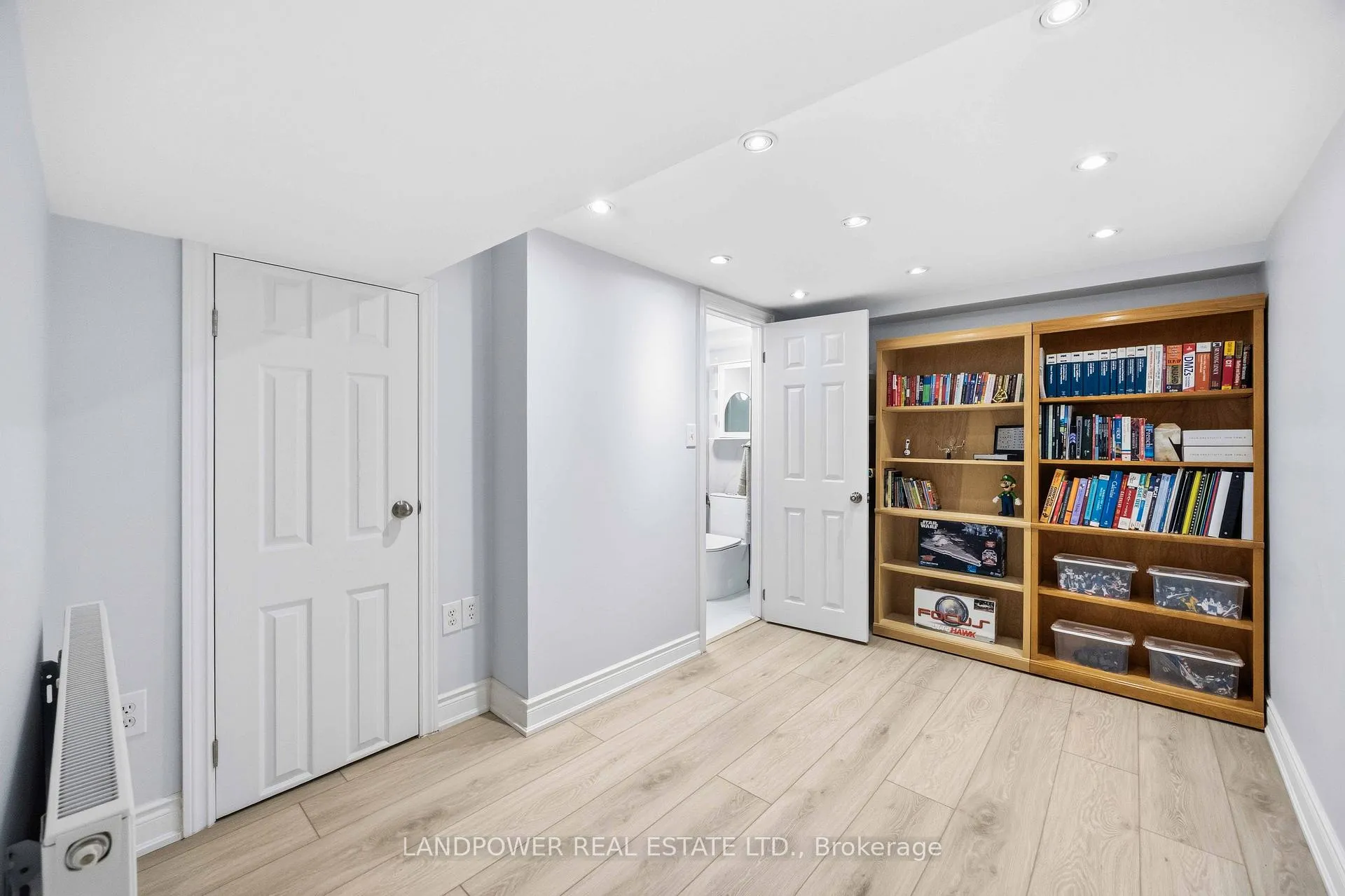 Photo 27 of 549 Lawrence Avenue W, Toronto, Englemount-Lawrence — HOMEH