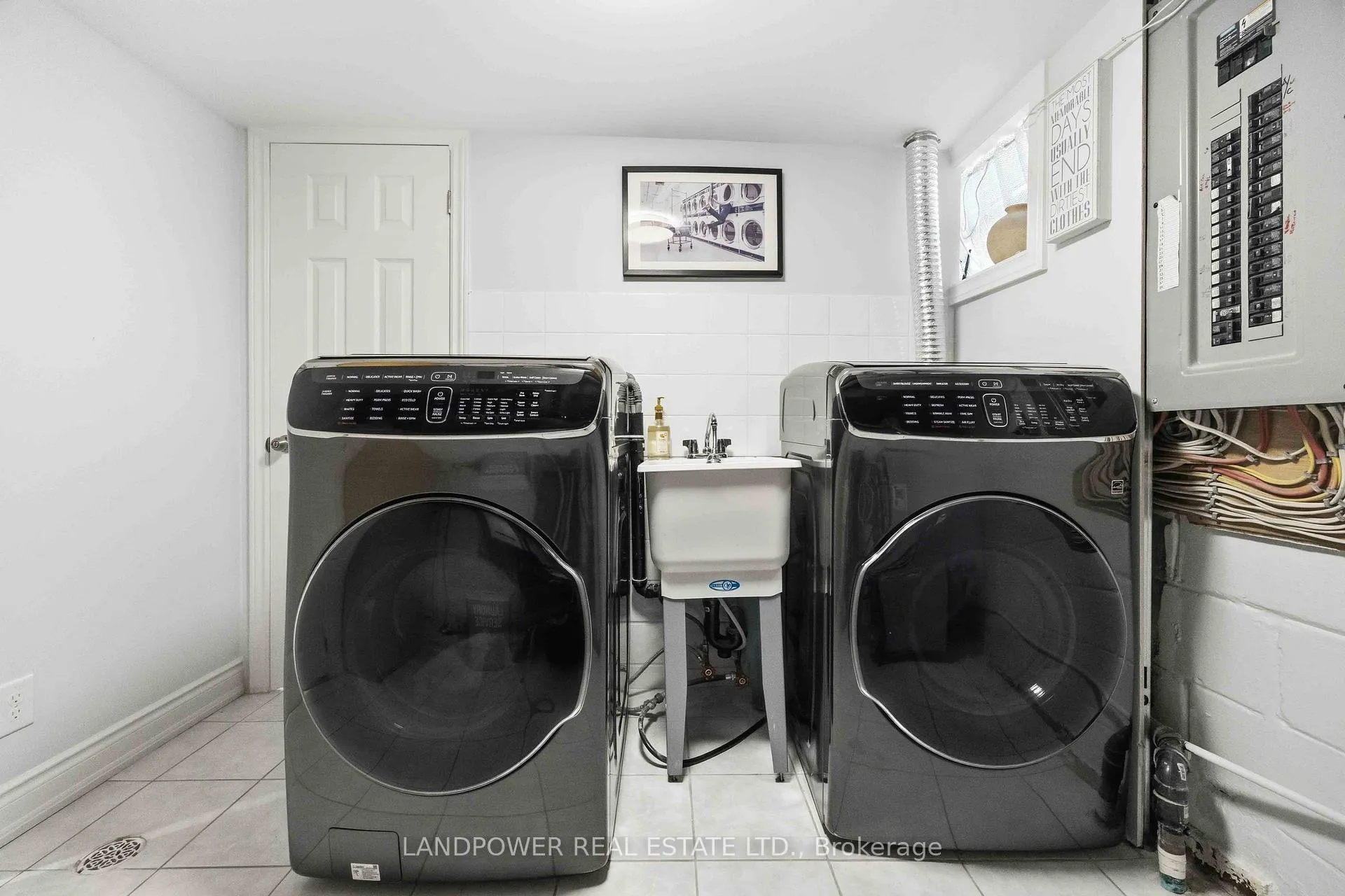 Photo 30 of 549 Lawrence Avenue W, Toronto, Englemount-Lawrence — HOMEH