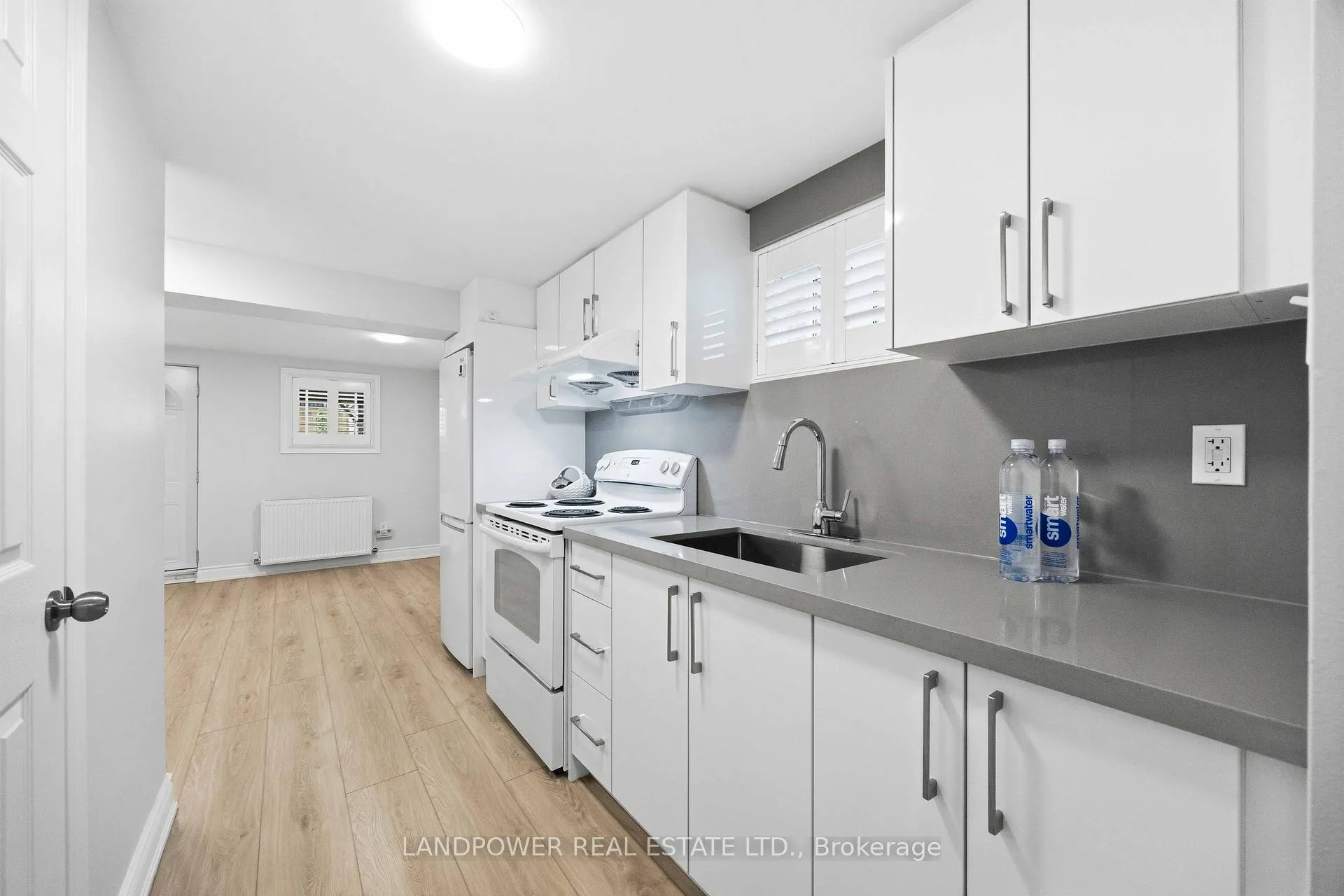 Photo 32 of 549 Lawrence Avenue W, Toronto, Englemount-Lawrence — HOMEH