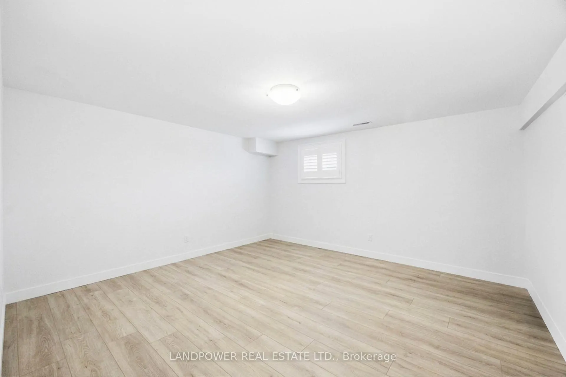 Photo 49 of 549 Lawrence Avenue W, Toronto, Englemount-Lawrence — HOMEH