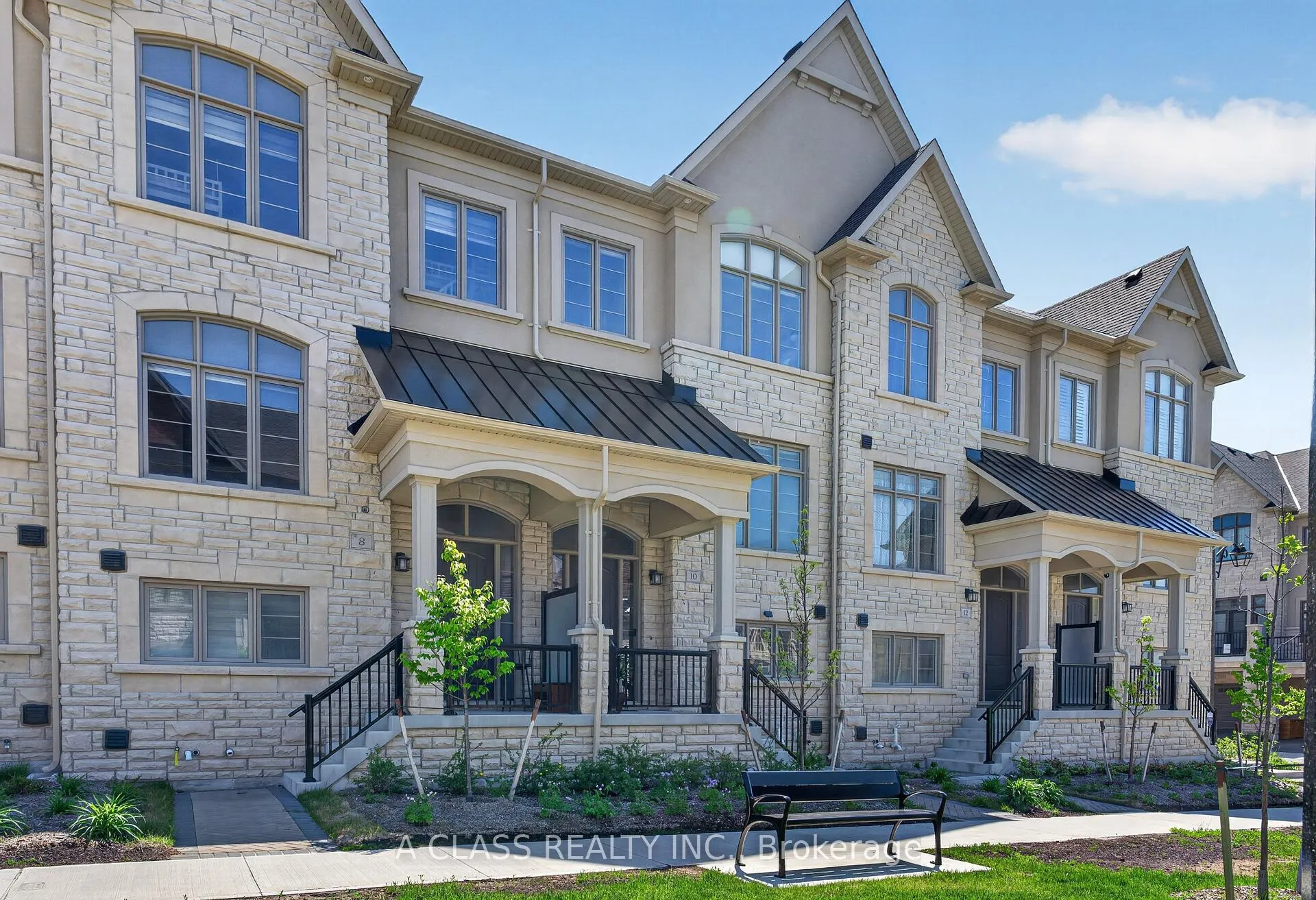 Front of 10 Abbey Hill Lane E