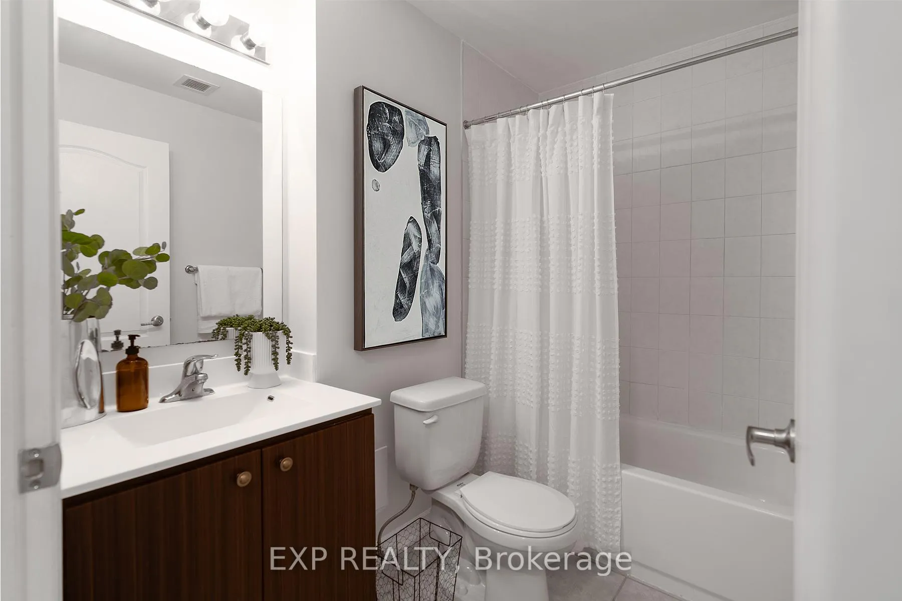 Photo 9 of Unit 323, 8323 Kennedy Road, Markham, Village Green-South Unionville — HOMEH