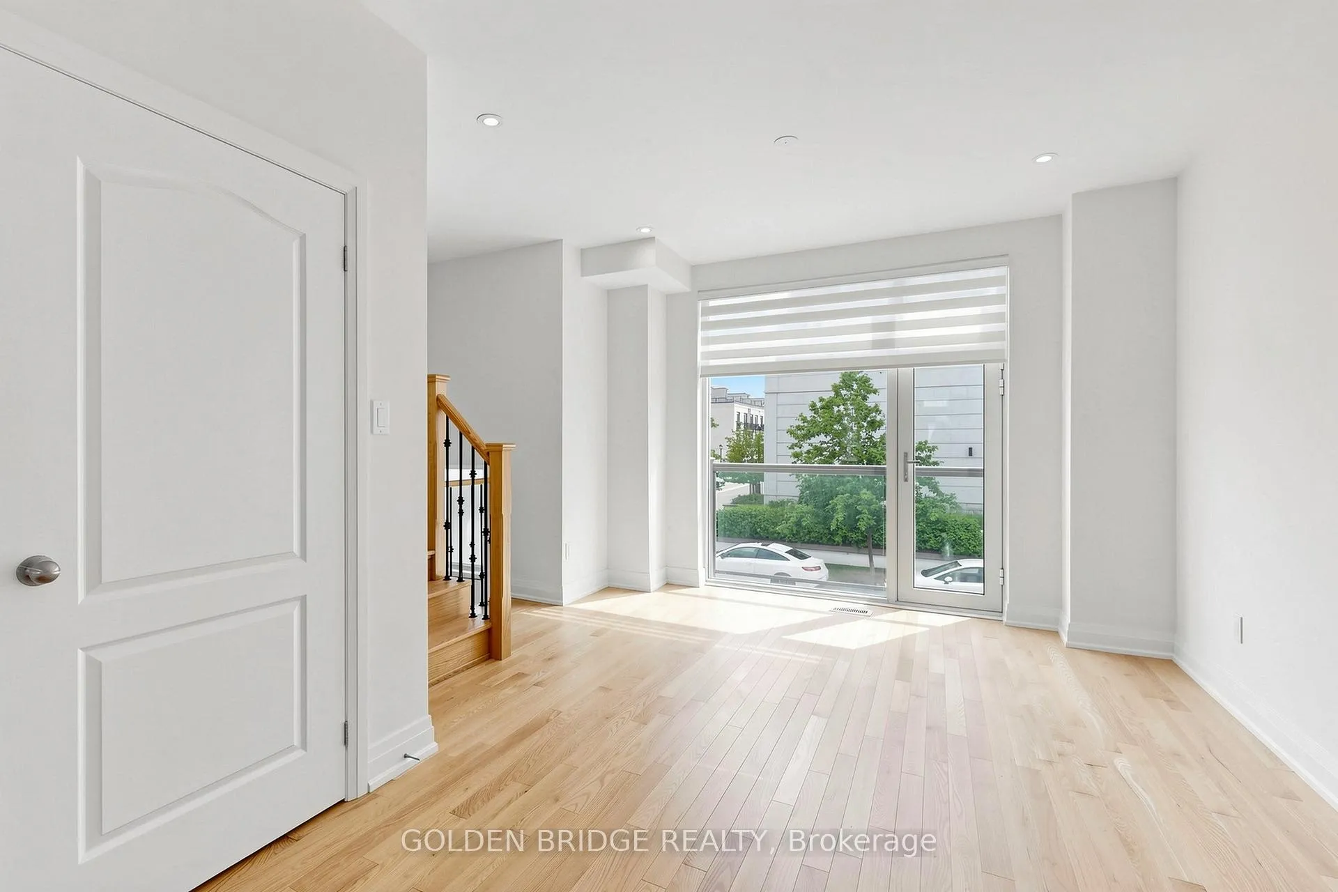 Photo 3 of 40 William Saville Street, Markham, Unionville — HOMEH